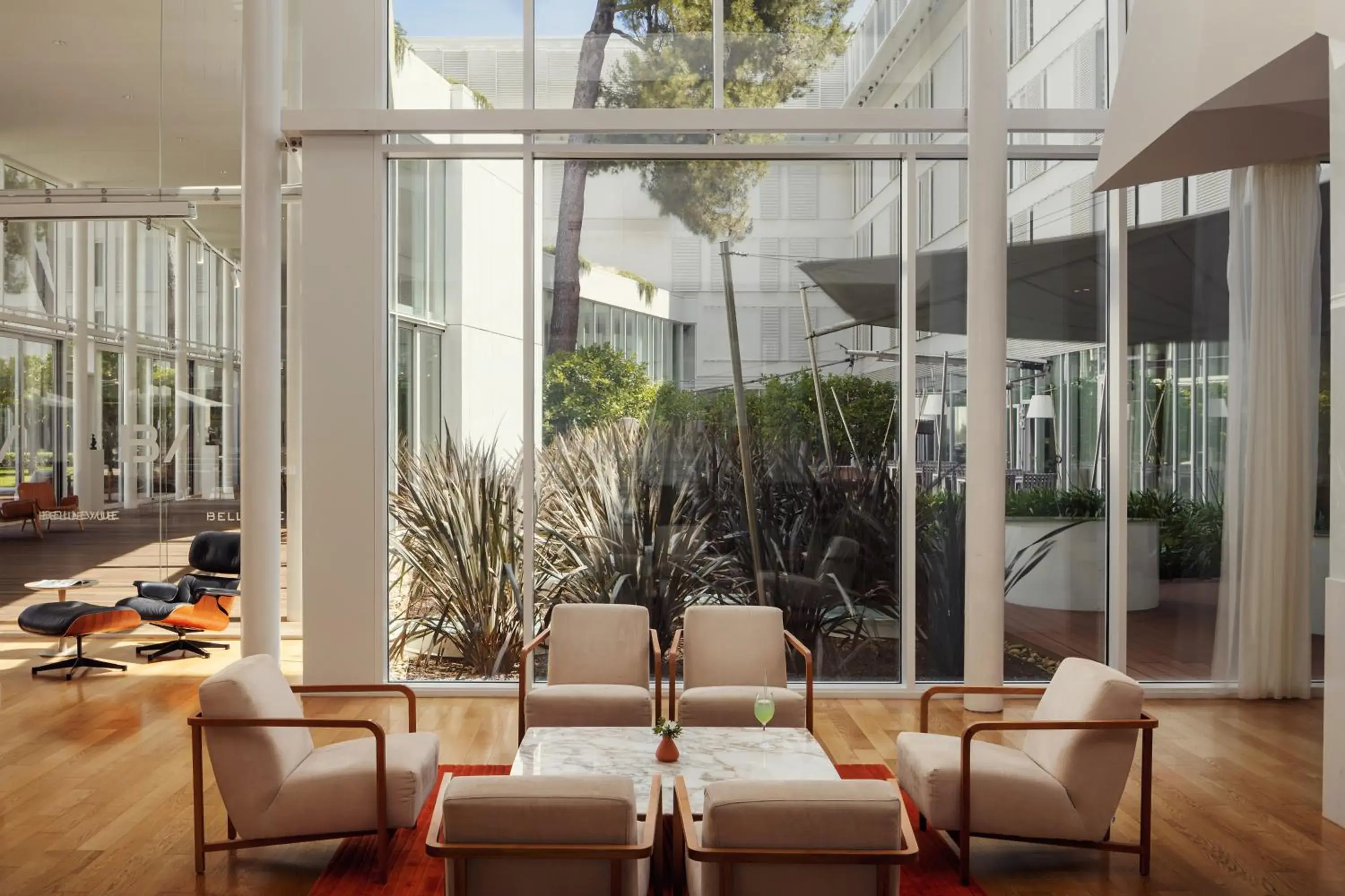 Lobby or reception in Hotel Bellevue Lobby or reception in Hotel Bellevue