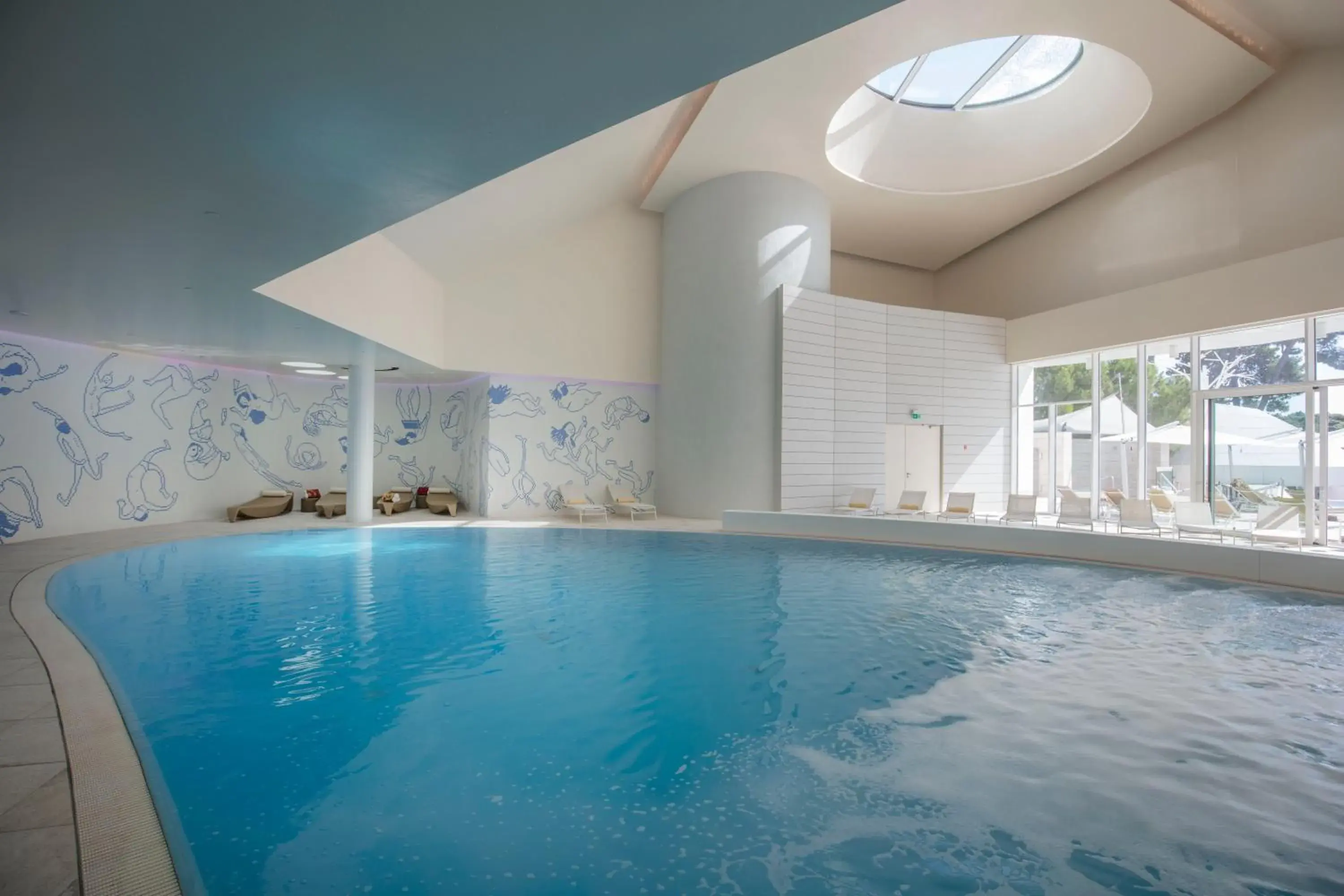 Swimming pool in Hotel Bellevue Swimming pool in Hotel Bellevue