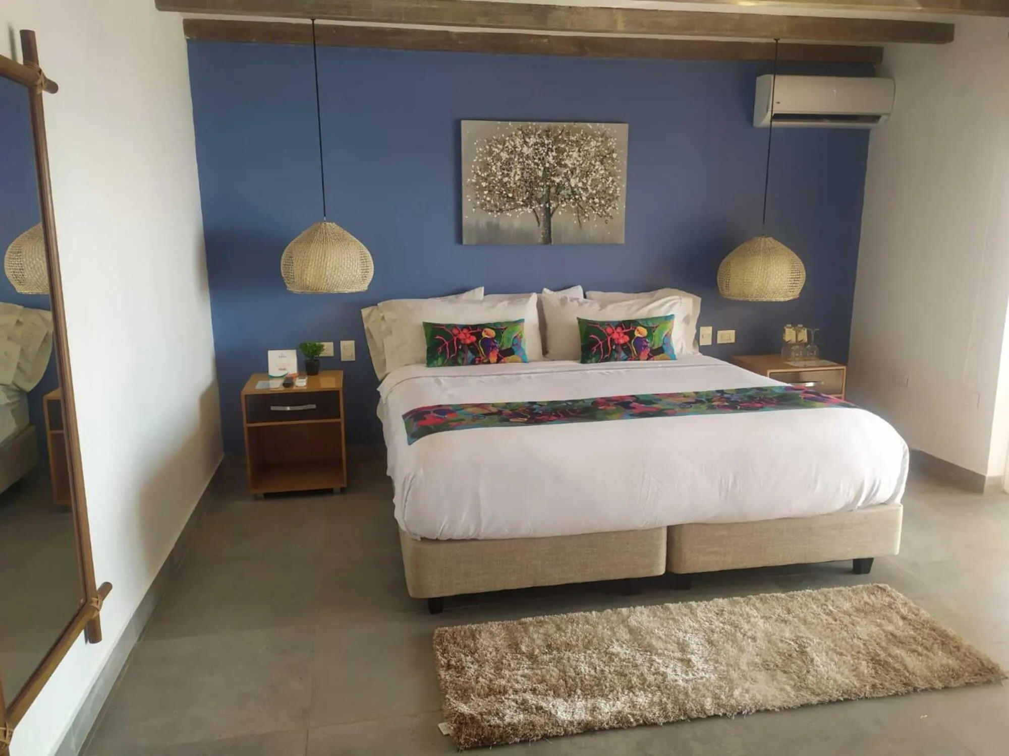 Photo of the whole room in Solare SAI Ecohotel