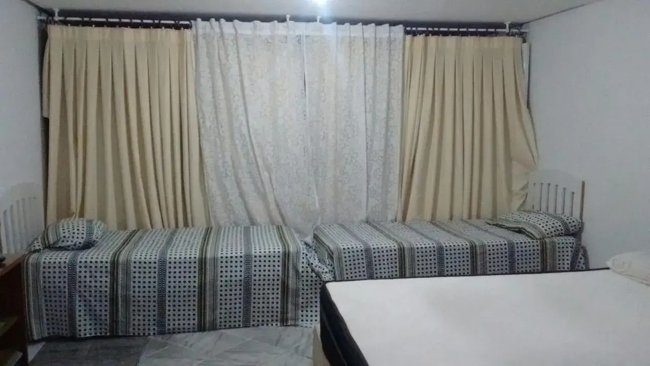 Quadruple Room with Private Bathroom in Pousada Ana Poipa Quadruple Room with Private Bathroom in Pousada Ana Poipa