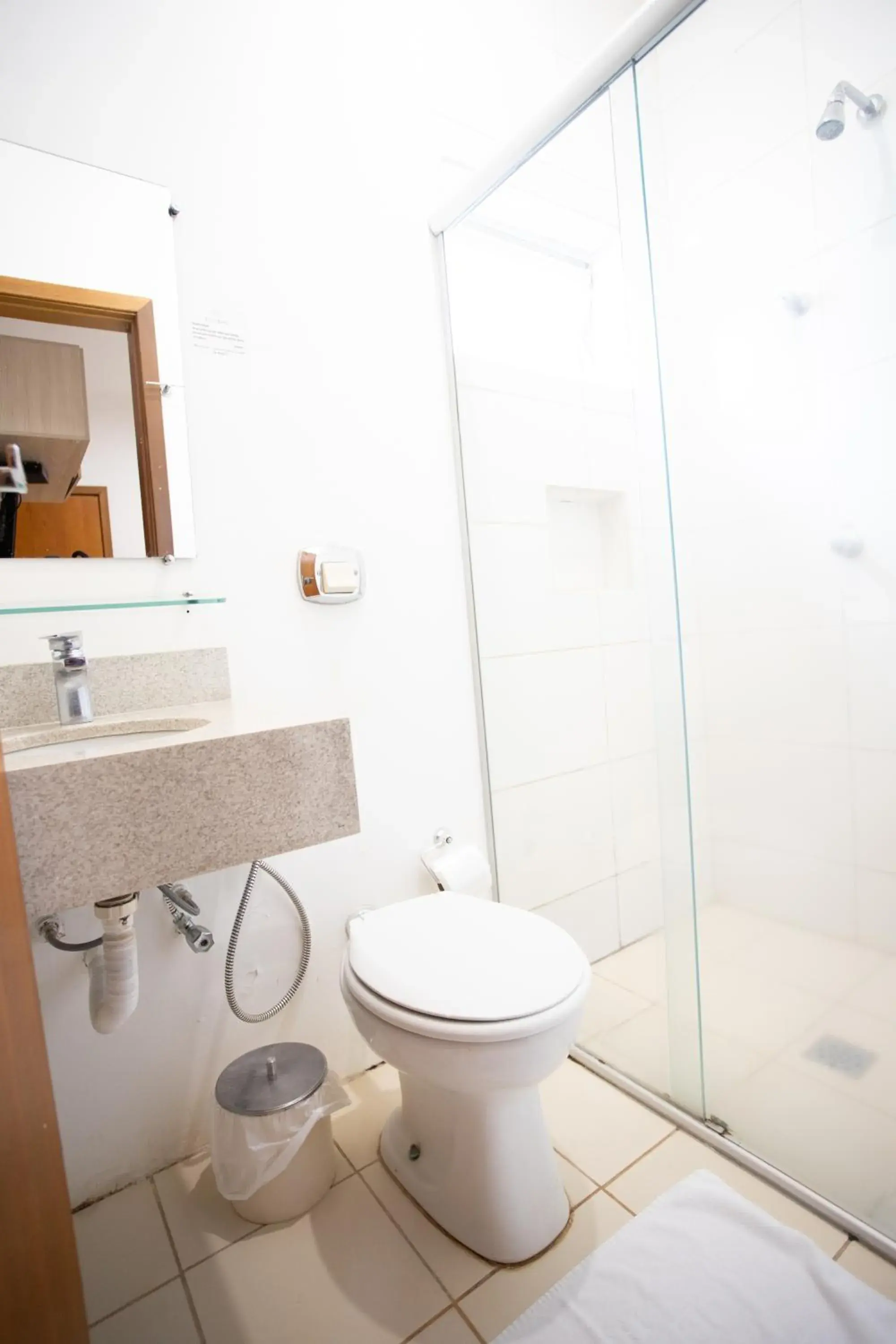 Standard Queen Room - single occupancy in Ellus Hotel Standard Queen Room - single occupancy in Ellus Hotel