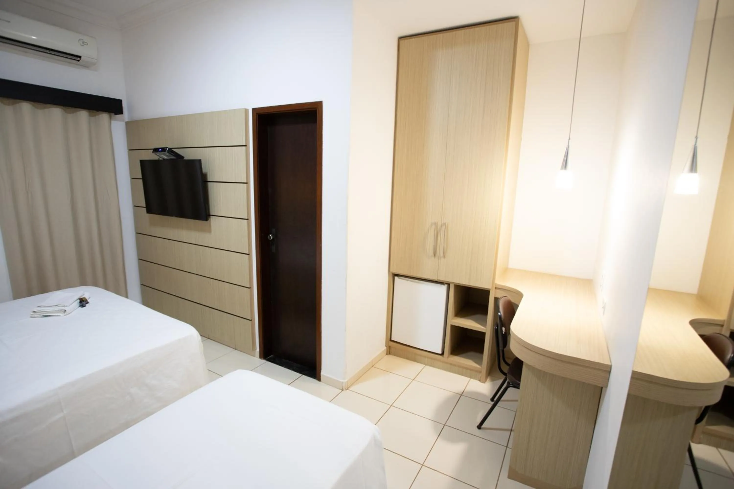 Bedroom, Bed in Ellus Hotel