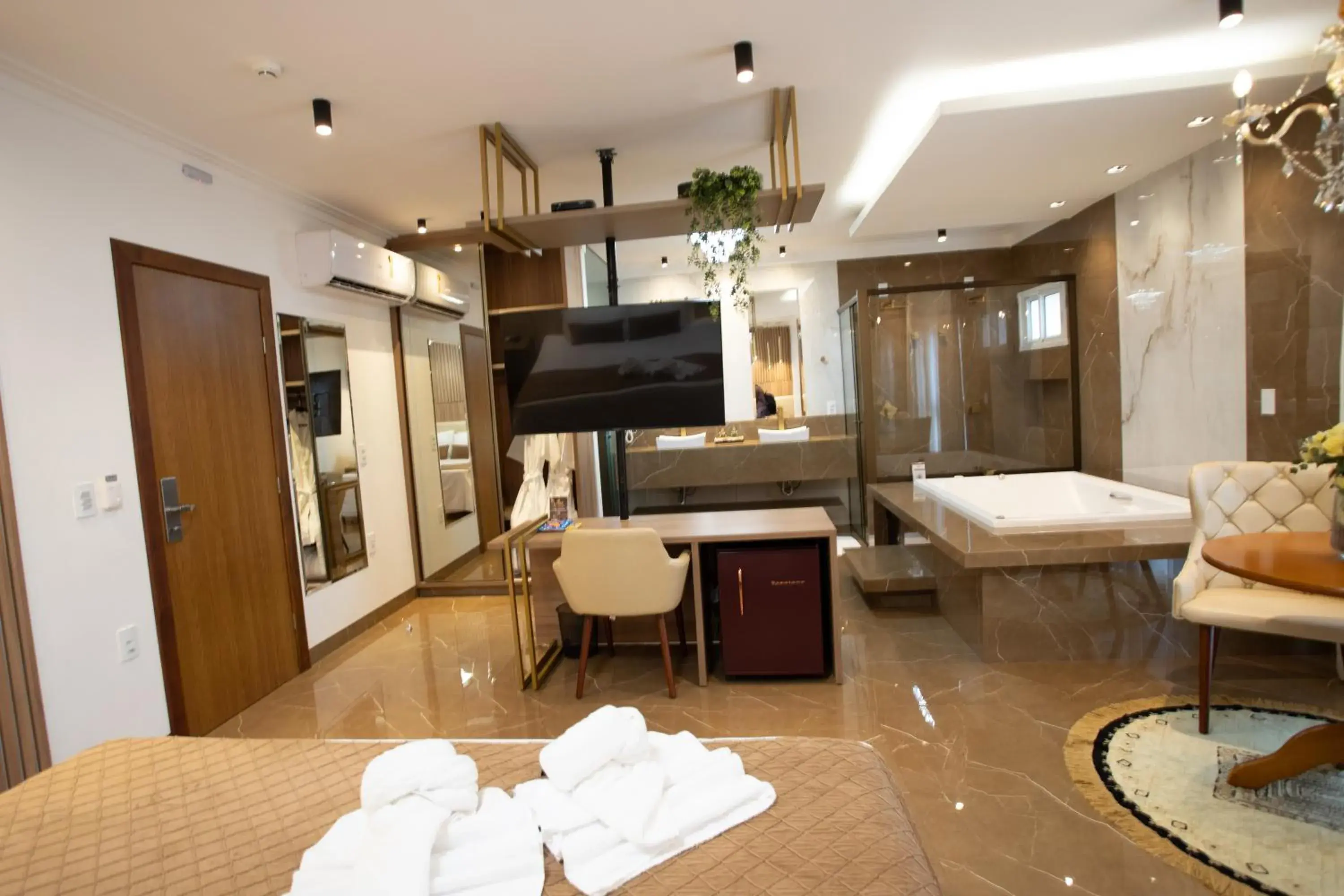 Suite - single occupancy in Ellus Hotel Suite - single occupancy in Ellus Hotel