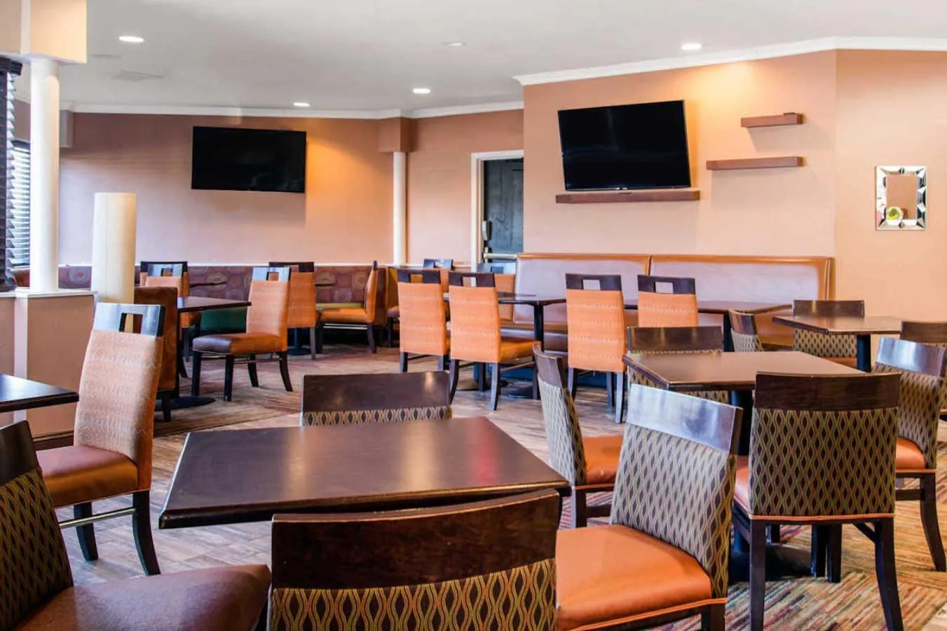 Breakfast in Comfort Inn Largo-Washington DC East