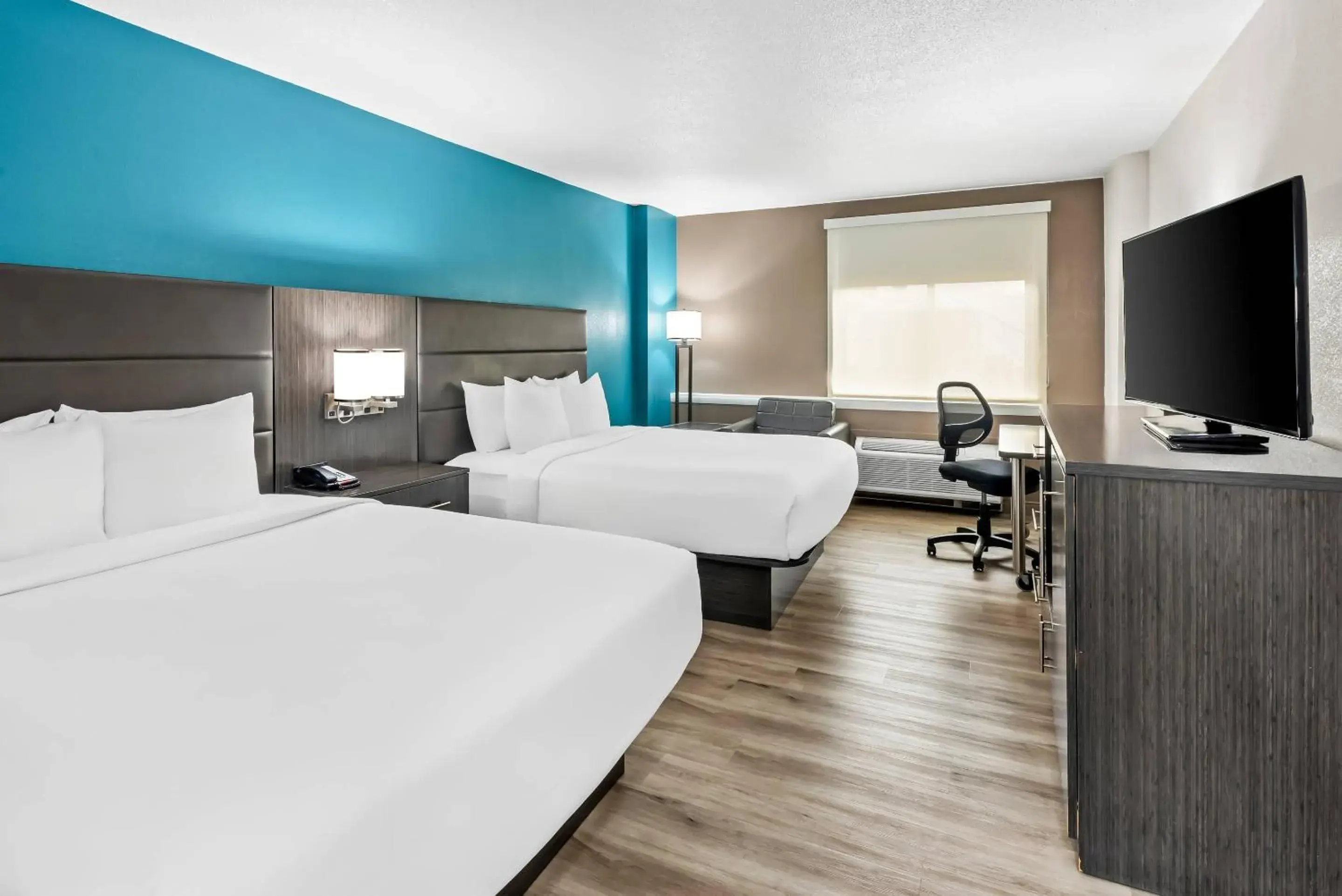 Bedroom, Bed in Comfort Inn Largo-Washington DC East Bedroom, Bed in Comfort Inn Largo-Washington DC East