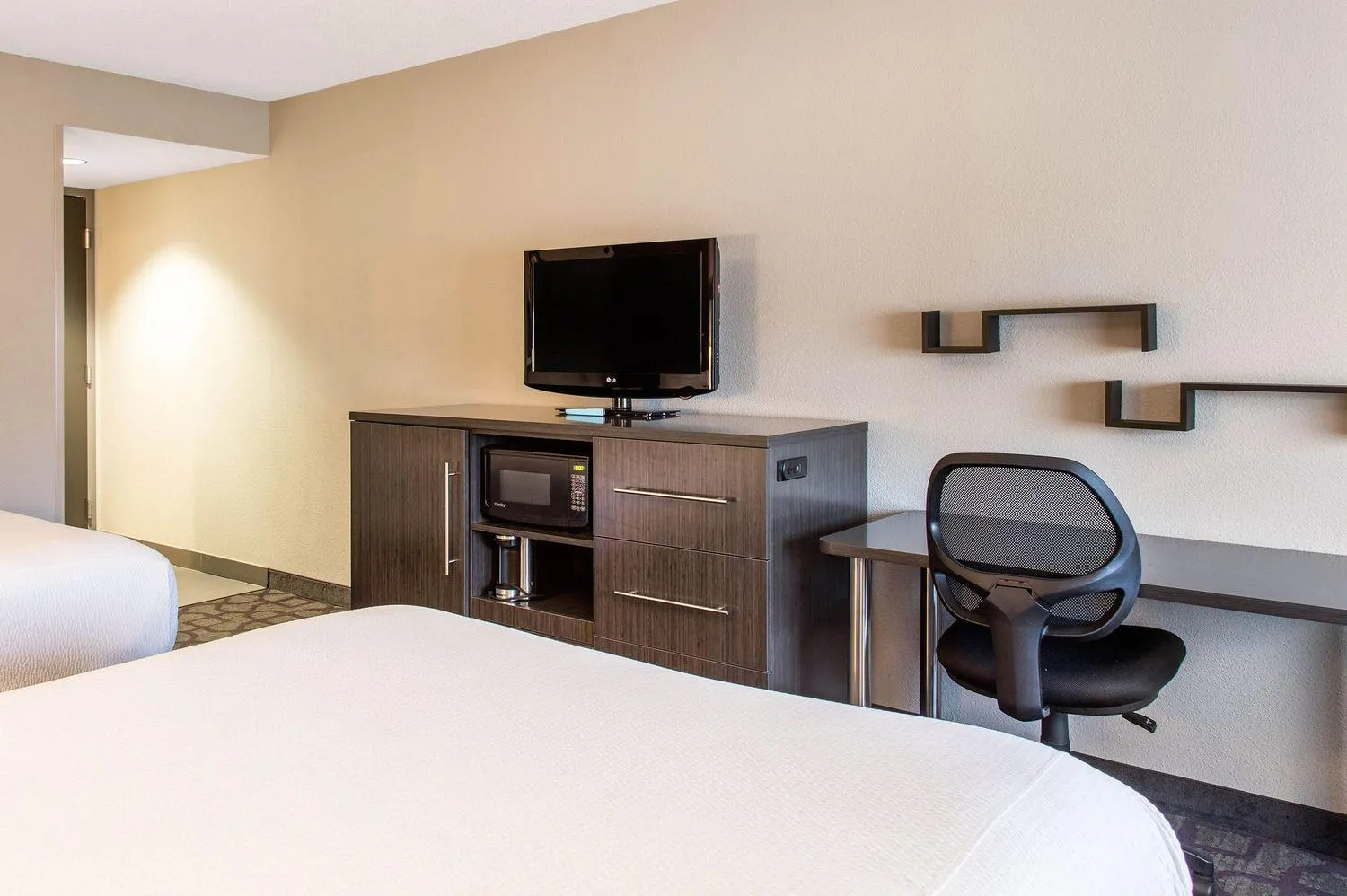 Bed in Comfort Inn Largo-Washington DC East