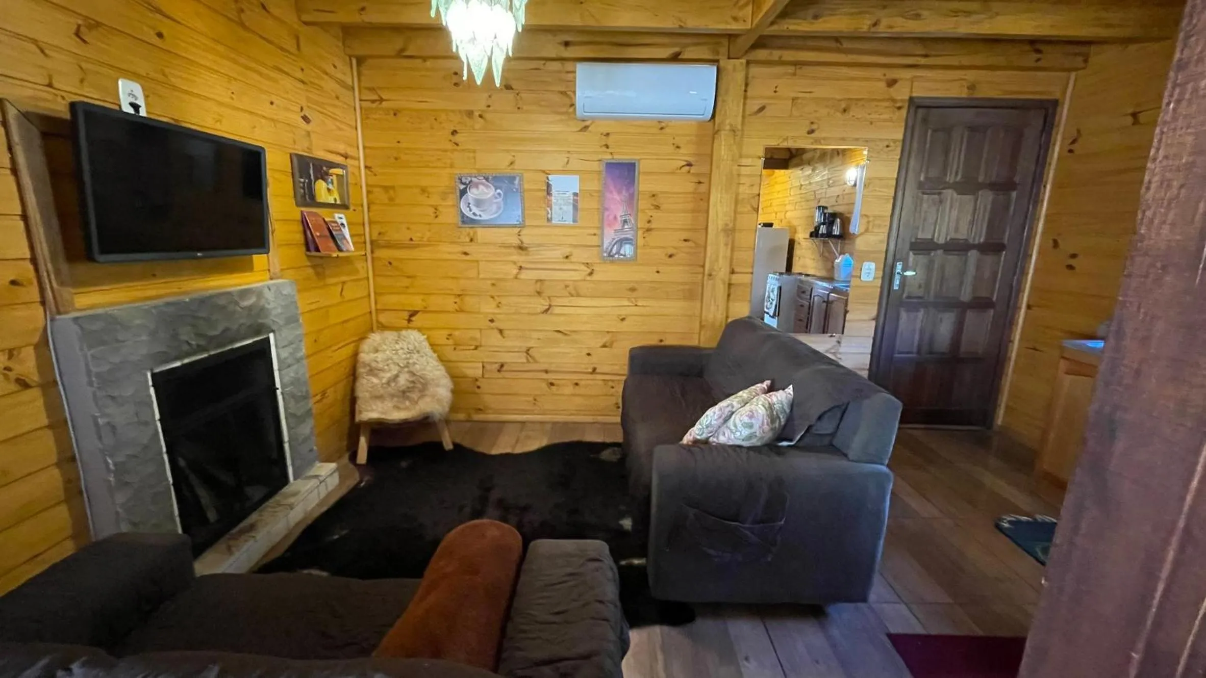 Living room in Cabanas em Canela - Leão da Tribo de Judá- Refúgio com Piscina