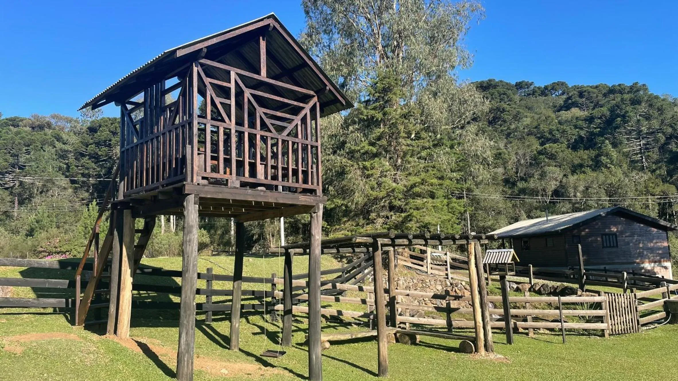 Children play ground in Cabanas em Canela - Leão da Tribo de Judá- Refúgio com Piscina