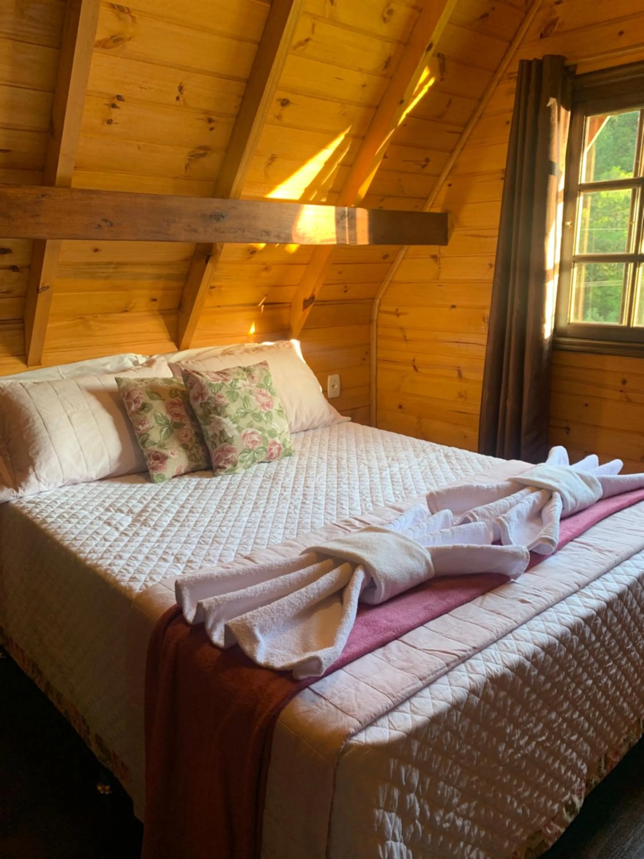 Bed in Cabanas em Canela - Leão da Tribo de Judá- Refúgio com Piscina