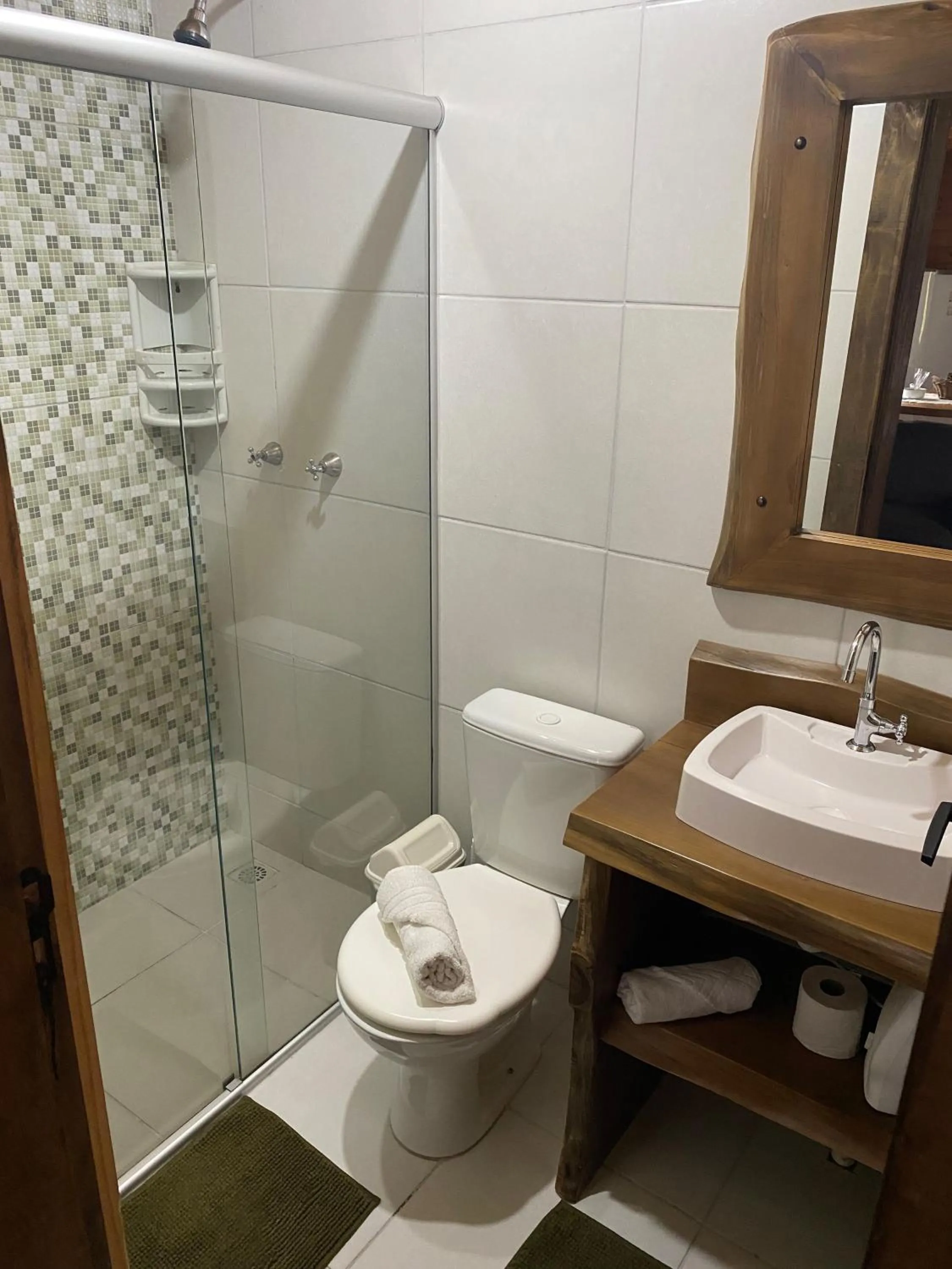 Bathroom in Cabanas em Canela - Leão da Tribo de Judá- Refúgio com Piscina