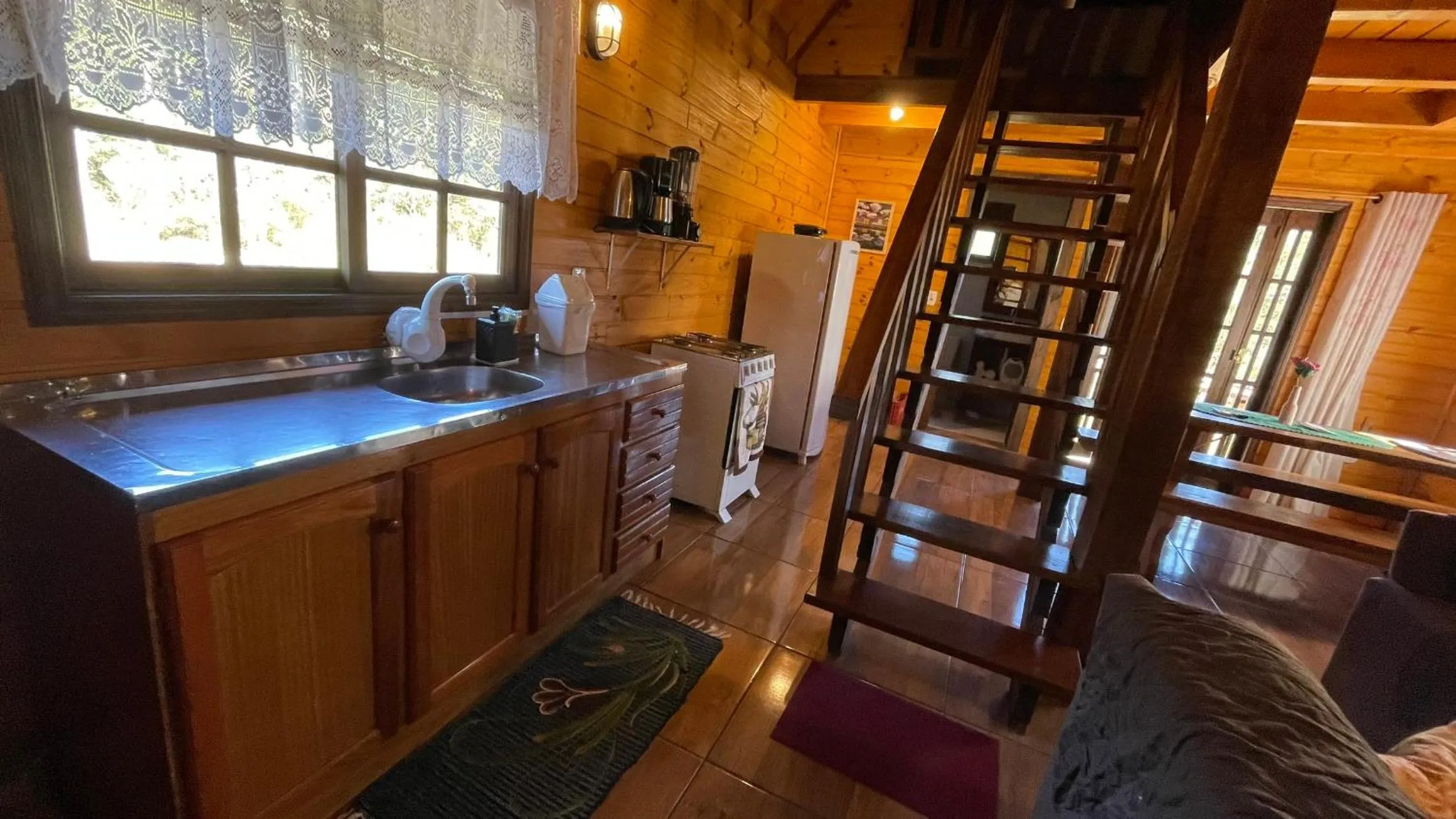 Kitchen or kitchenette in Cabanas em Canela - Leão da Tribo de Judá- Refúgio com Piscina