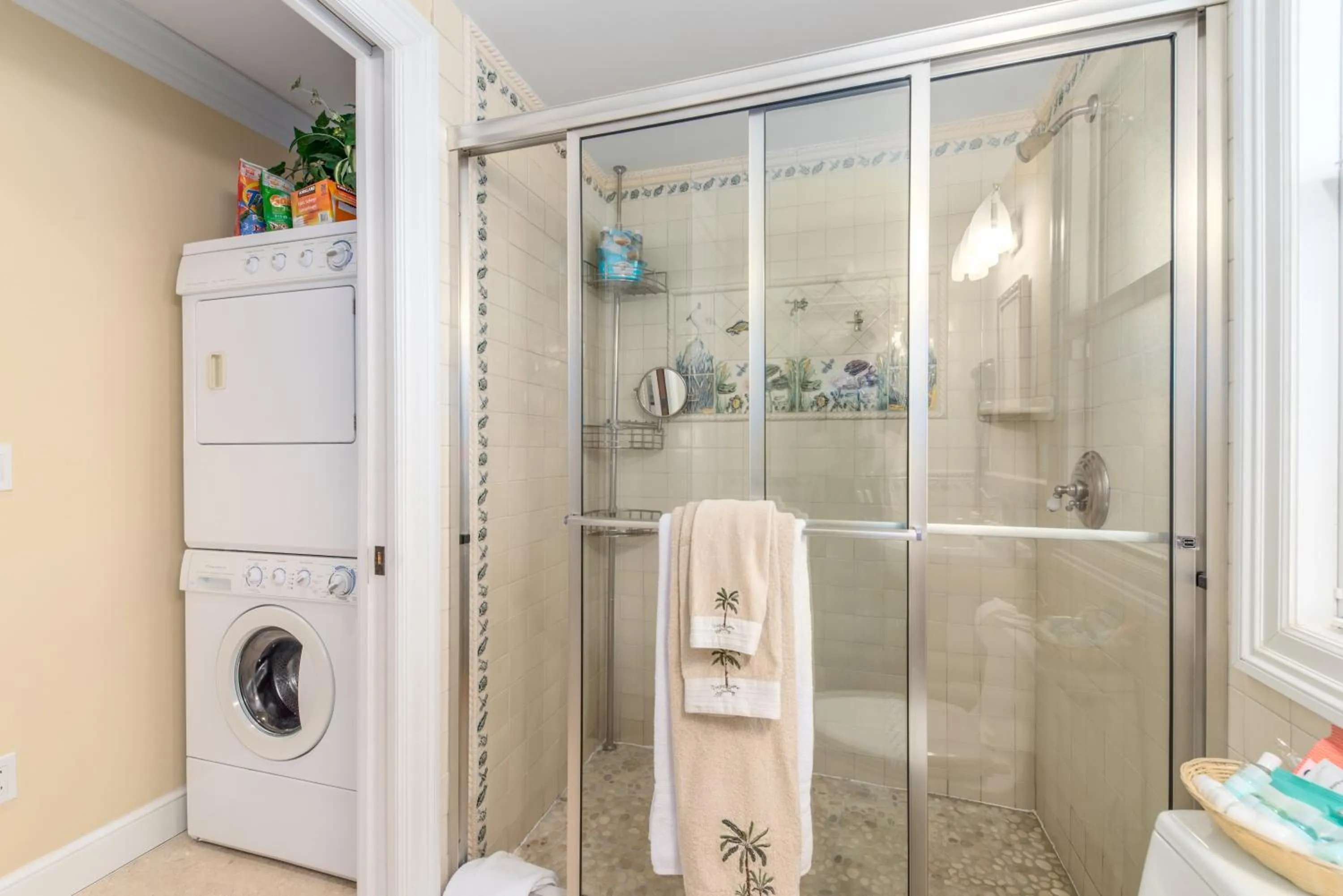 Shower in Carpe Diem