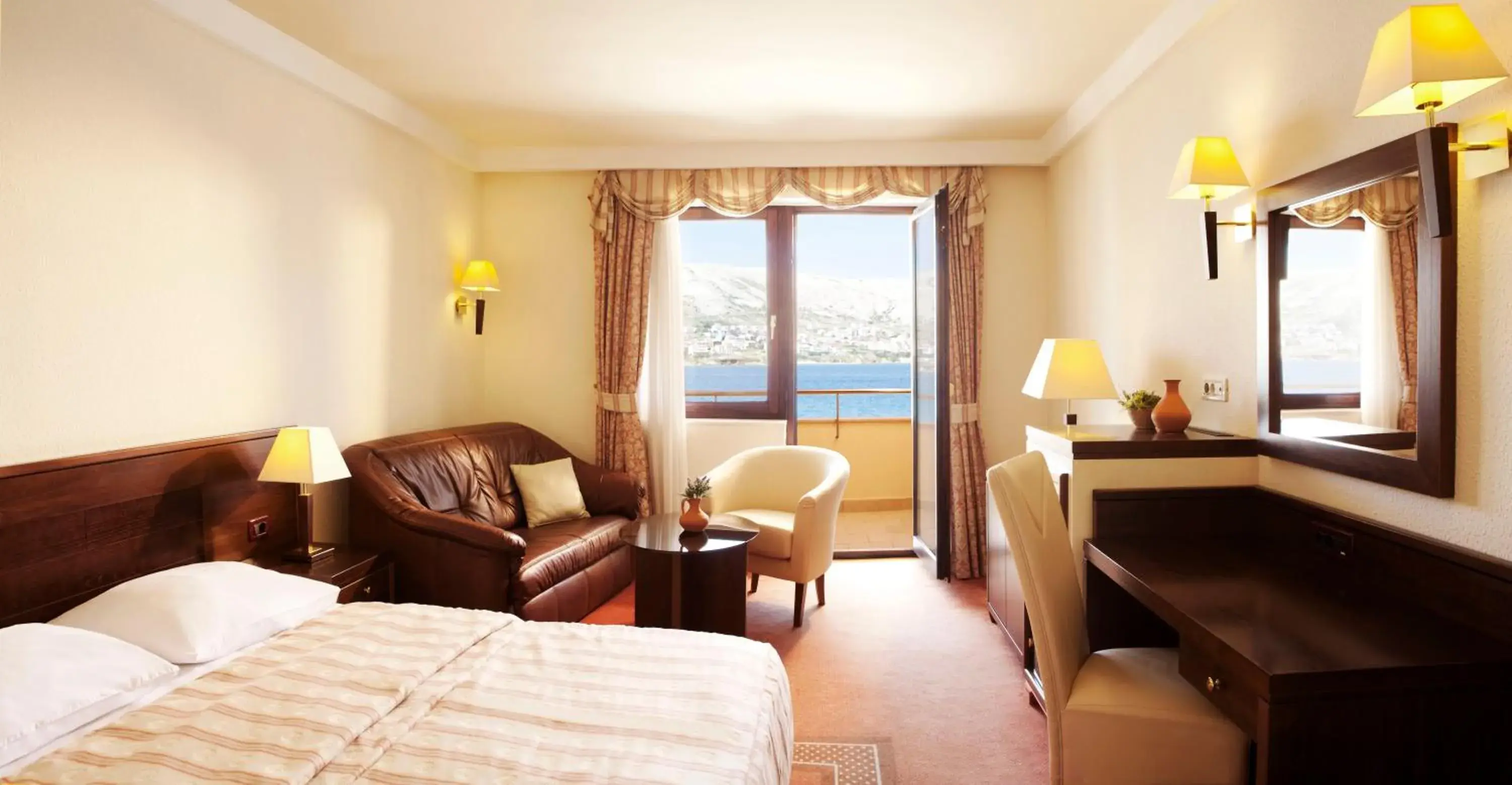 Bed in Family Hotel Pagus - All Inclusive Bed in Family Hotel Pagus - All Inclusive