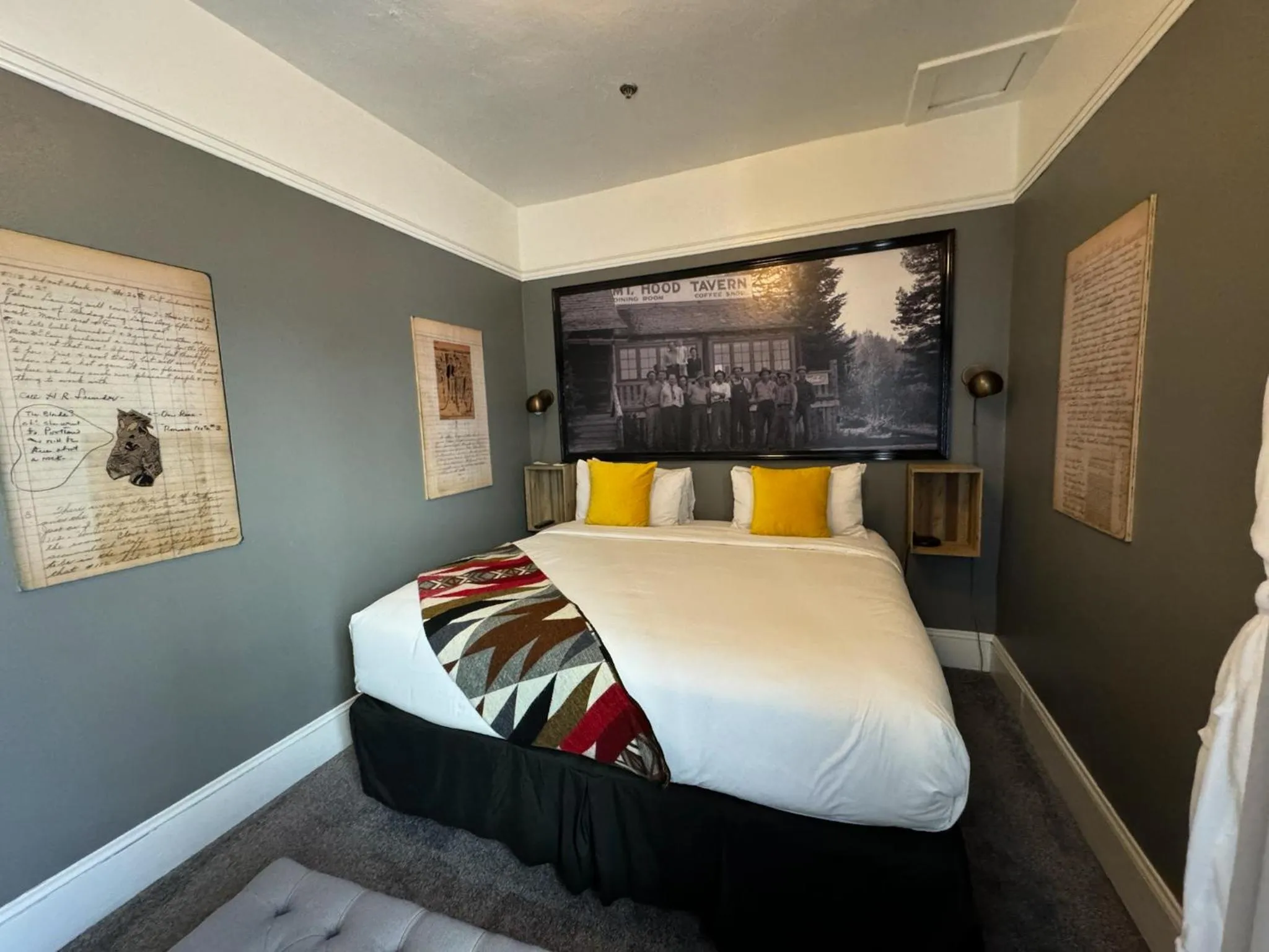 Bed in Hood River Hotel