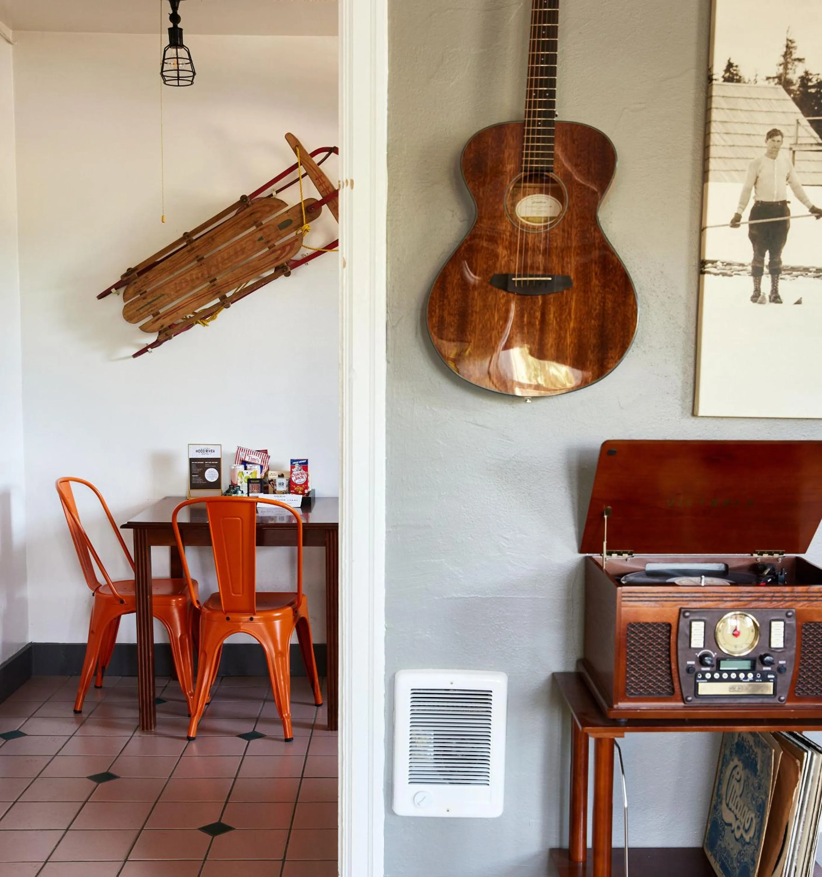 Dining area in Hood River Hotel