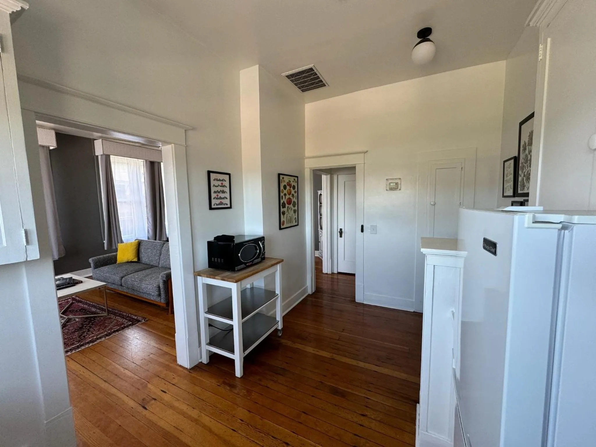 Kitchen or kitchenette in Hood River Hotel