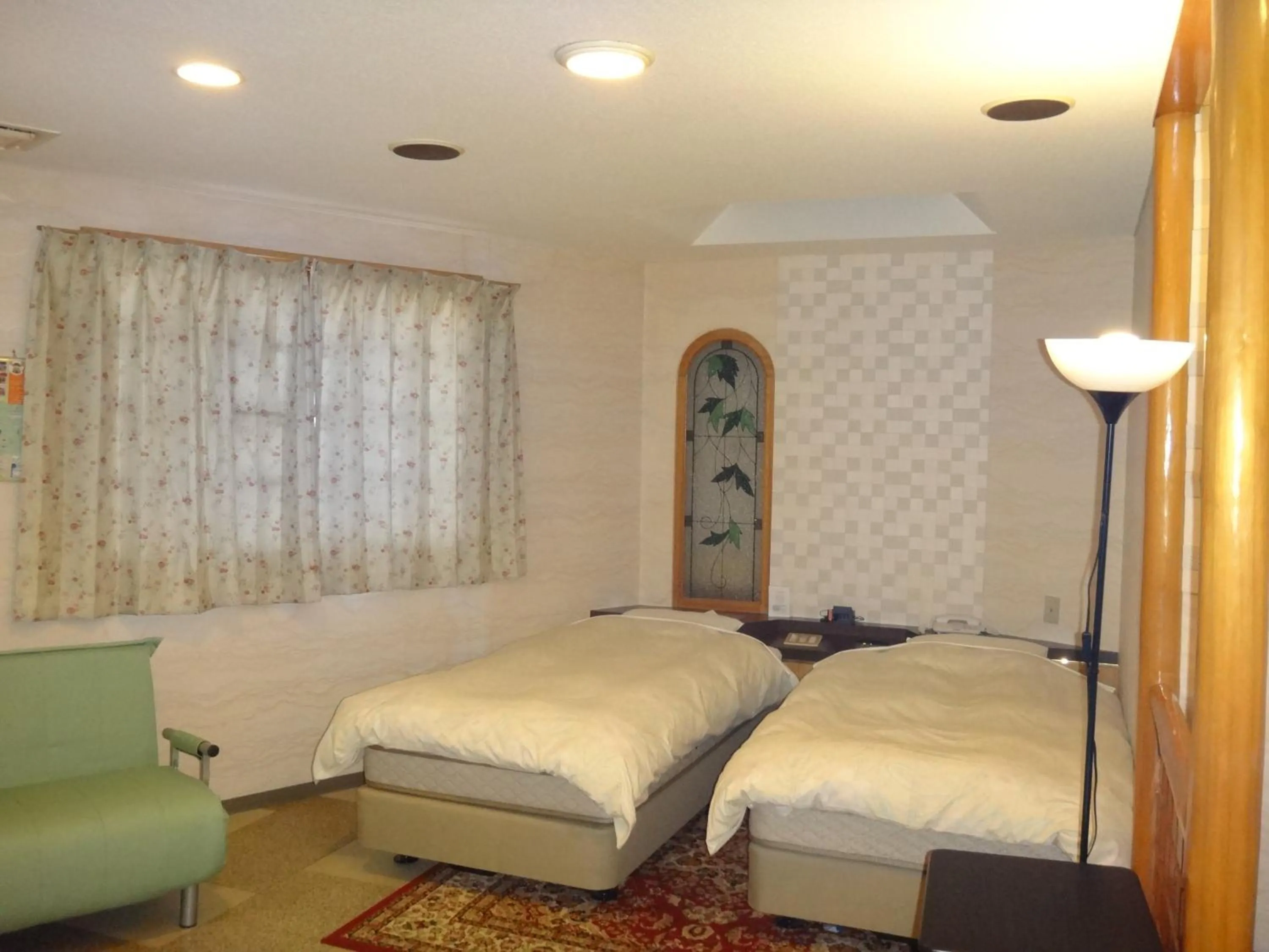 Photo of the whole room, Bed in Utility Hotel Coo