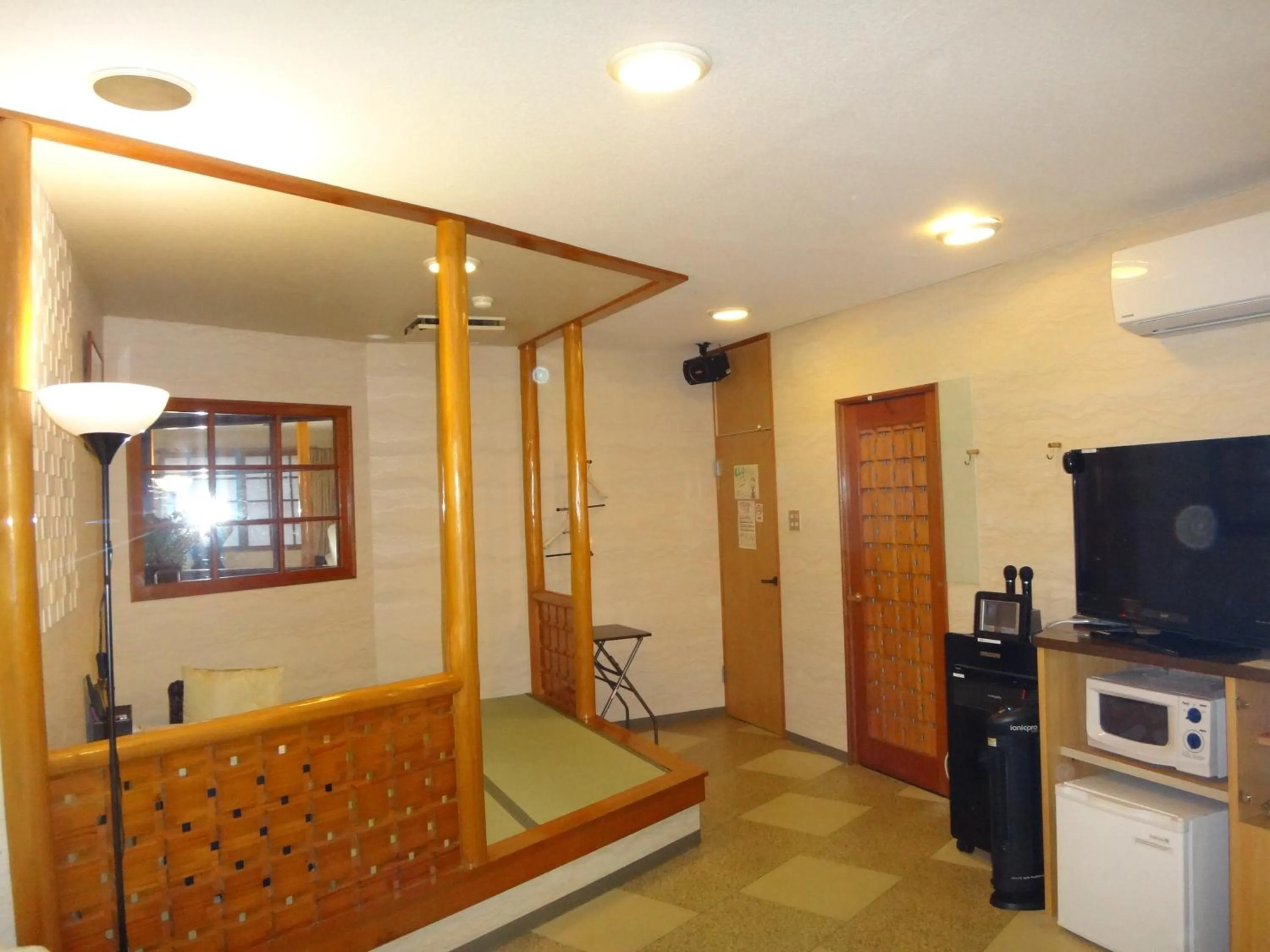 Photo of the whole room in Utility Hotel Coo