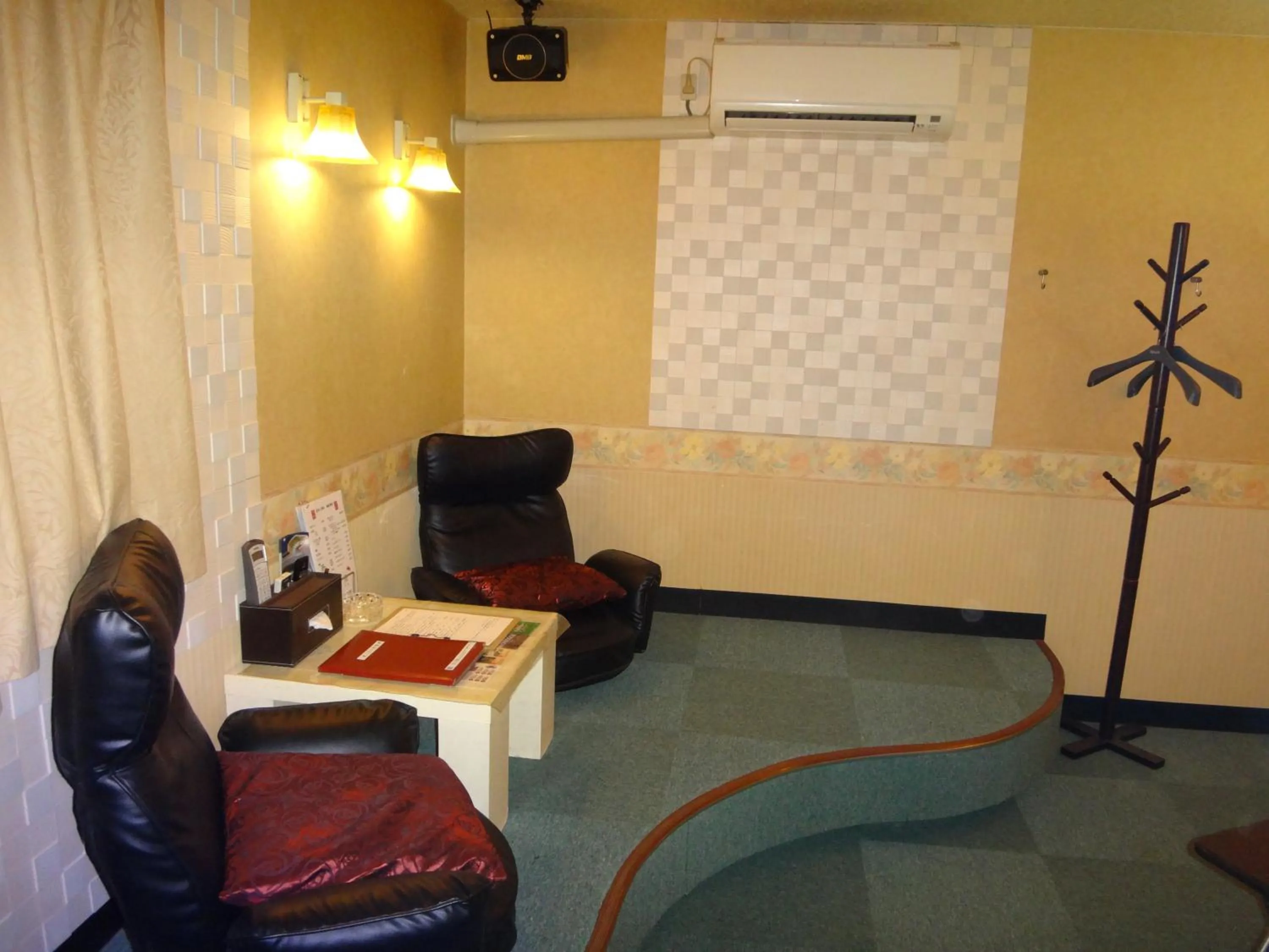 Photo of the whole room in Utility Hotel Coo
