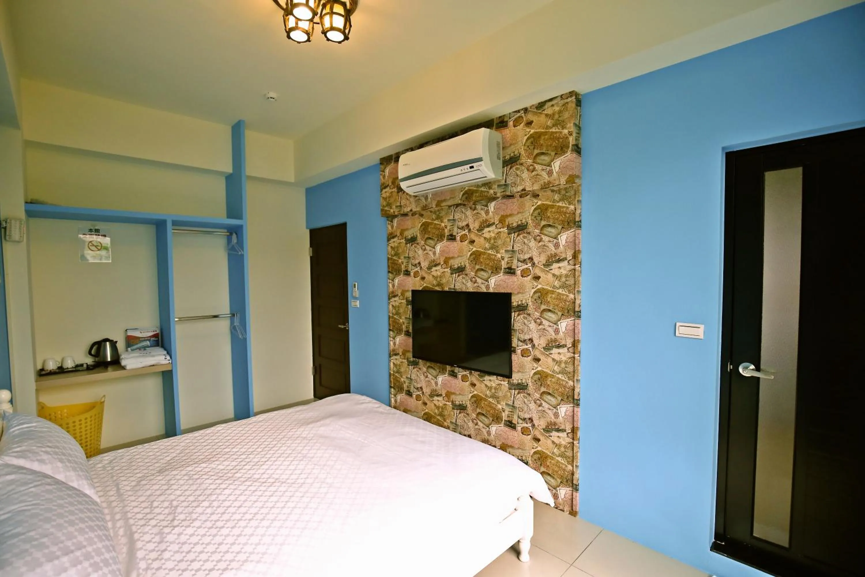Off site, Bed in Feng-Tian Inn