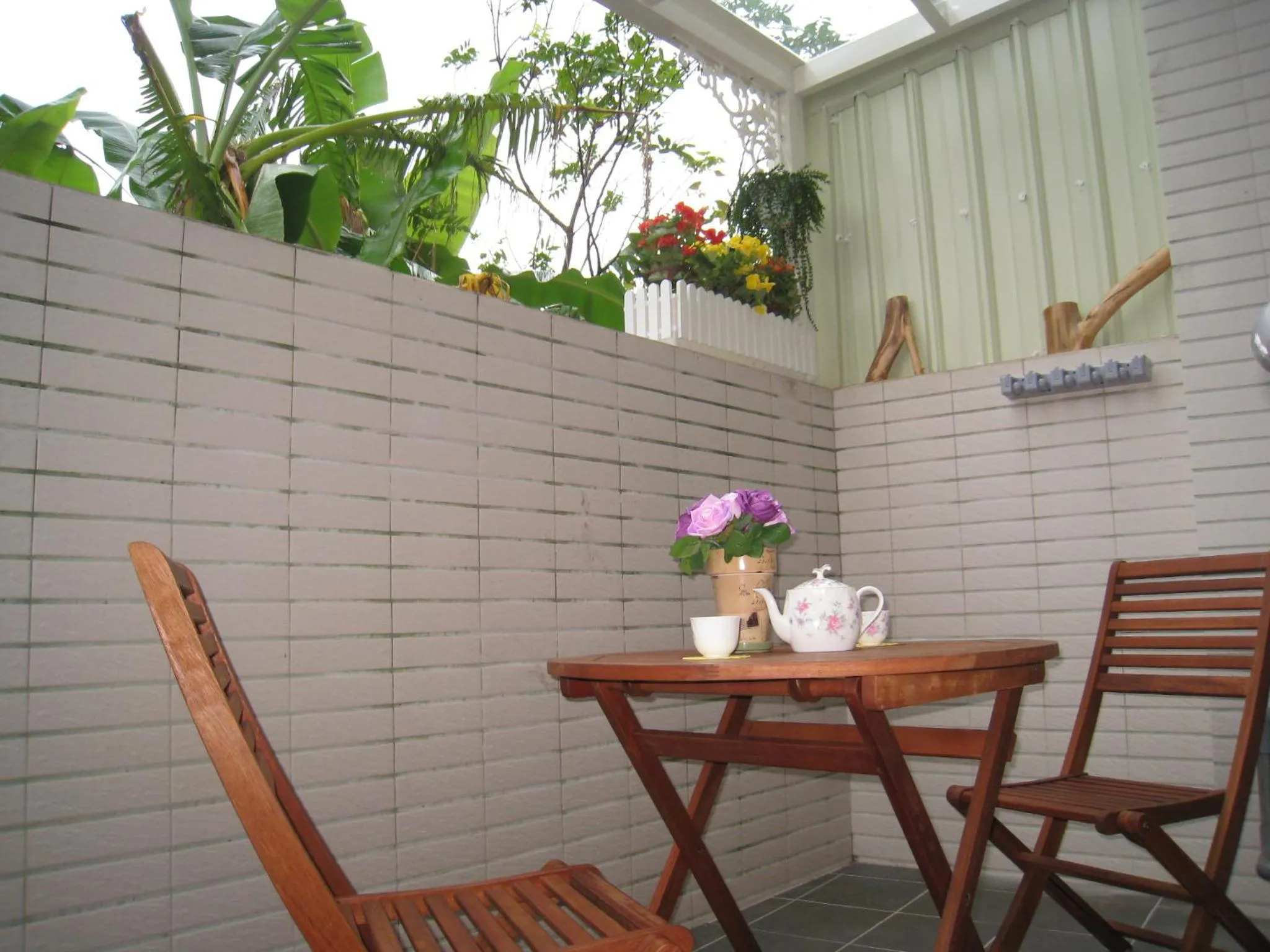 Garden in Feng-Tian Inn