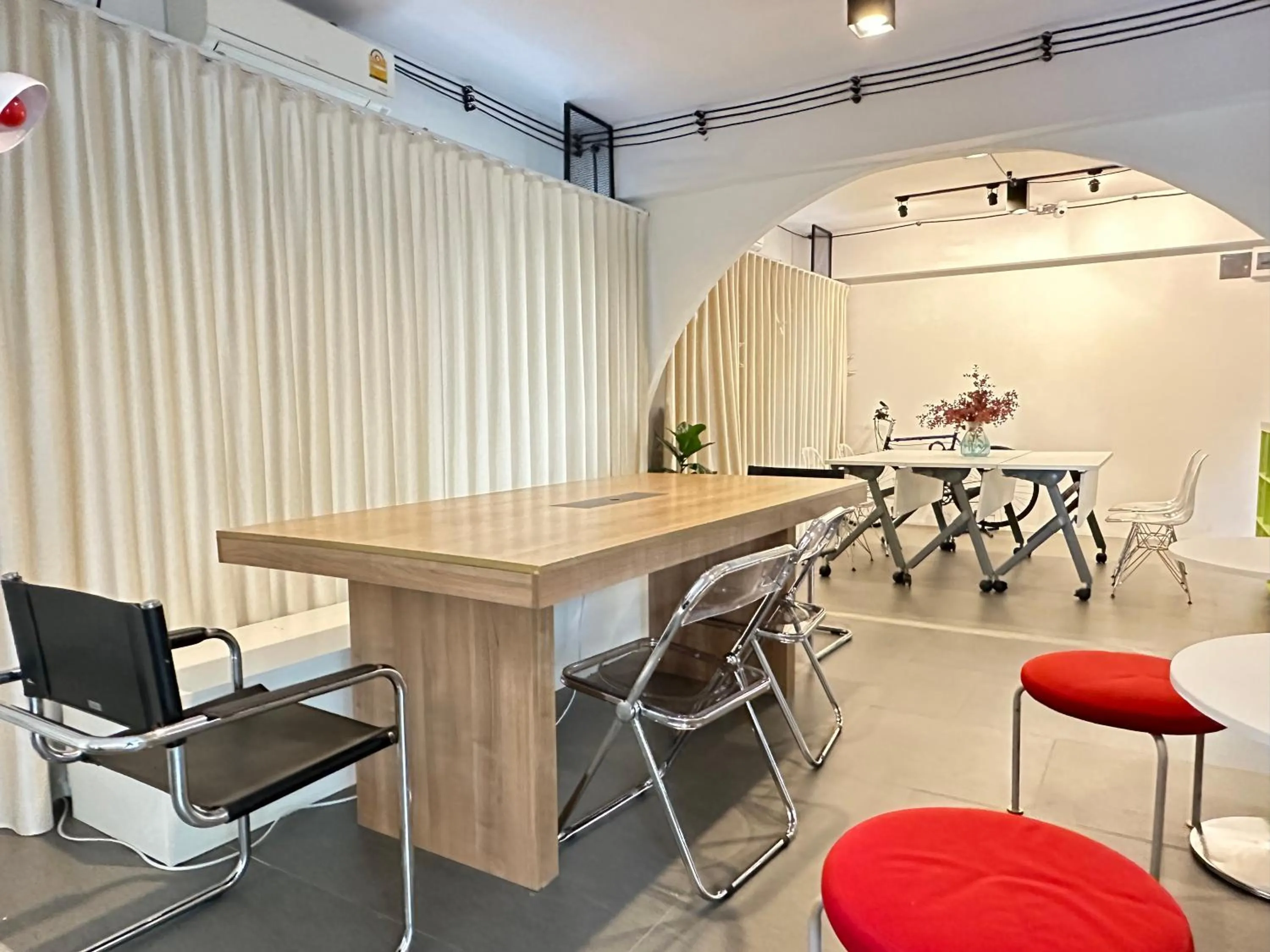 Seating area in 9.5Hotel Chiangmai