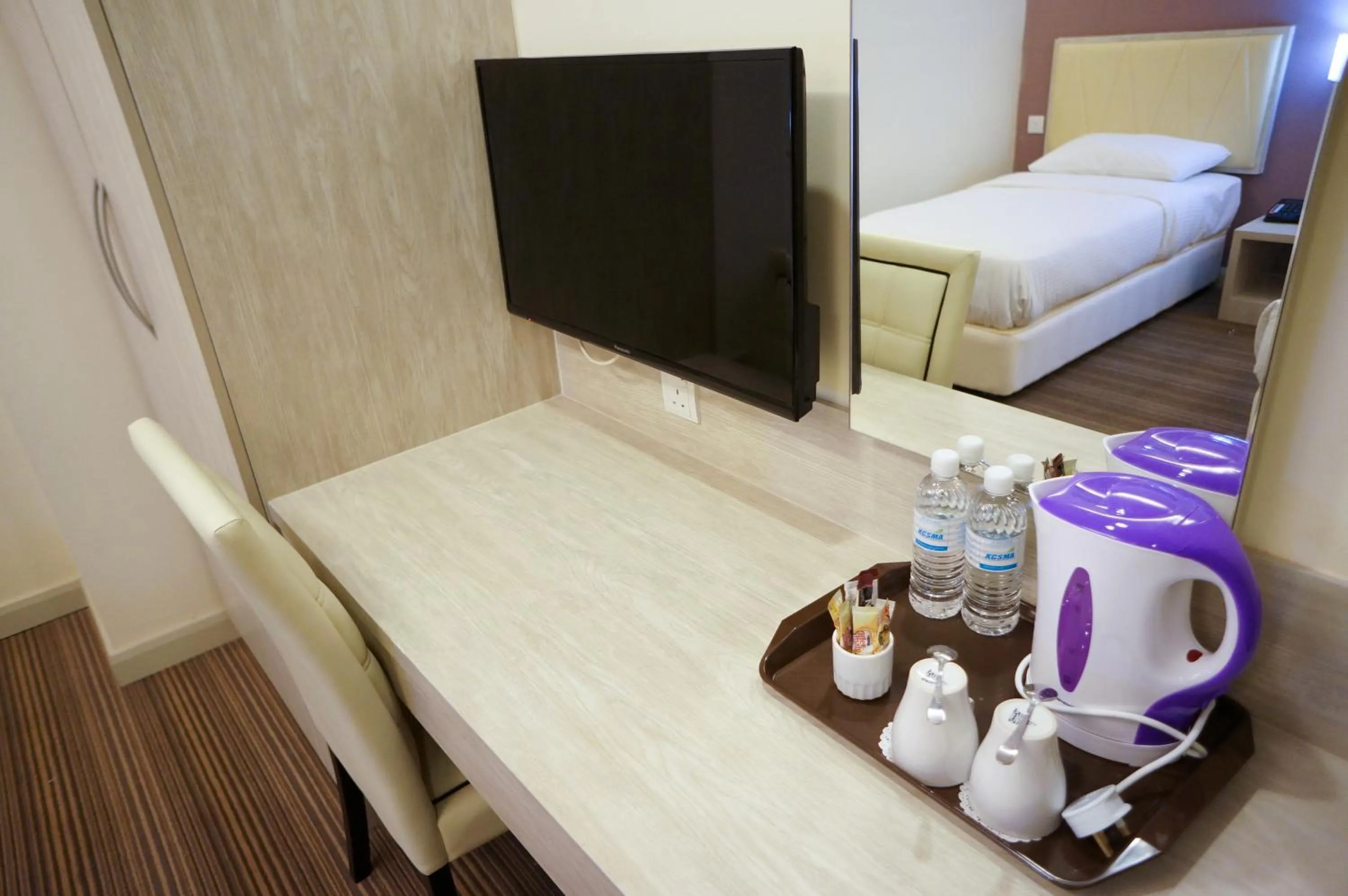 Coffee/tea facilities, Bed in Kosma Business Hotel