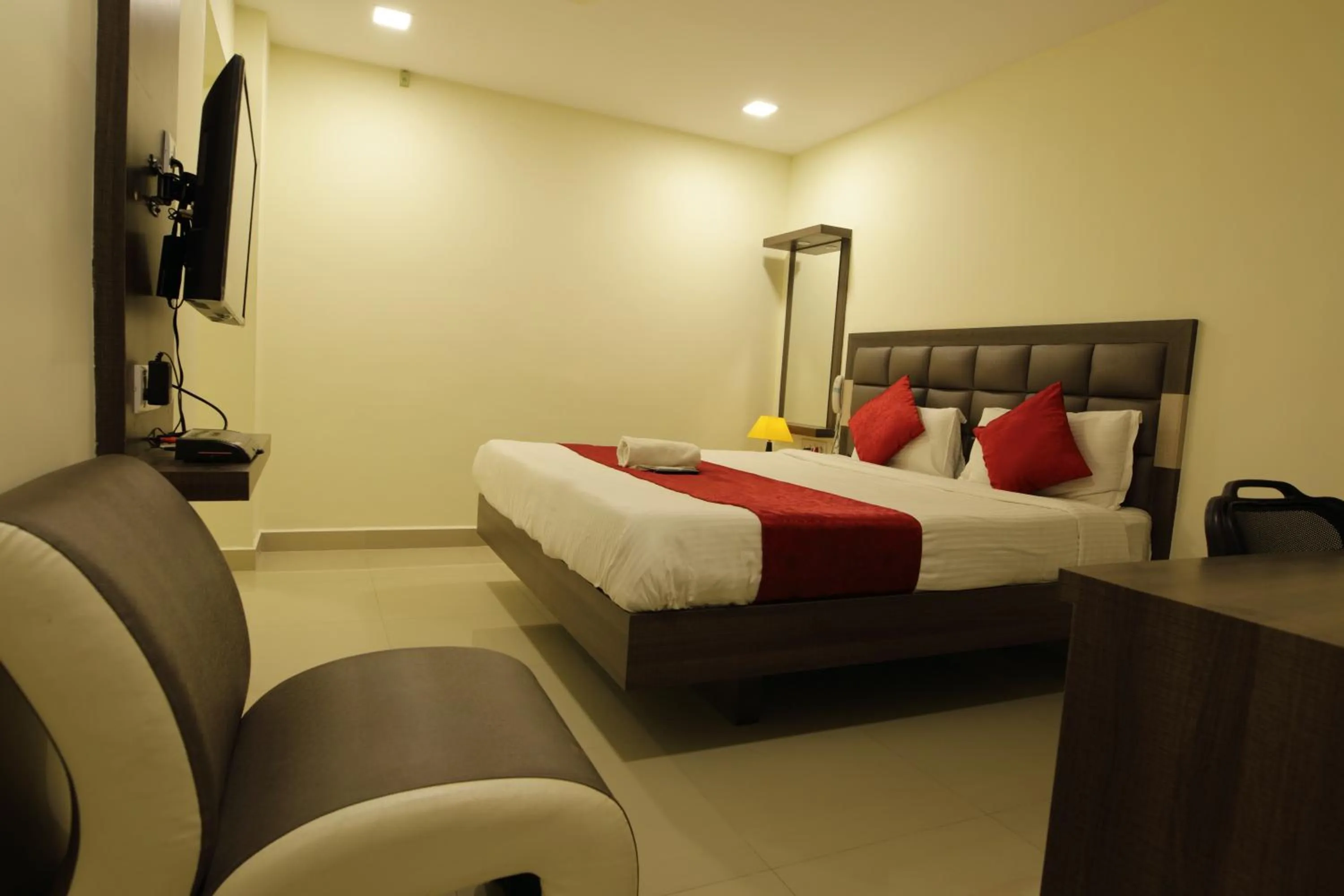 Photo of the whole room, Bed in Venture Park, OMR, Thoraipakkam, Chennai
