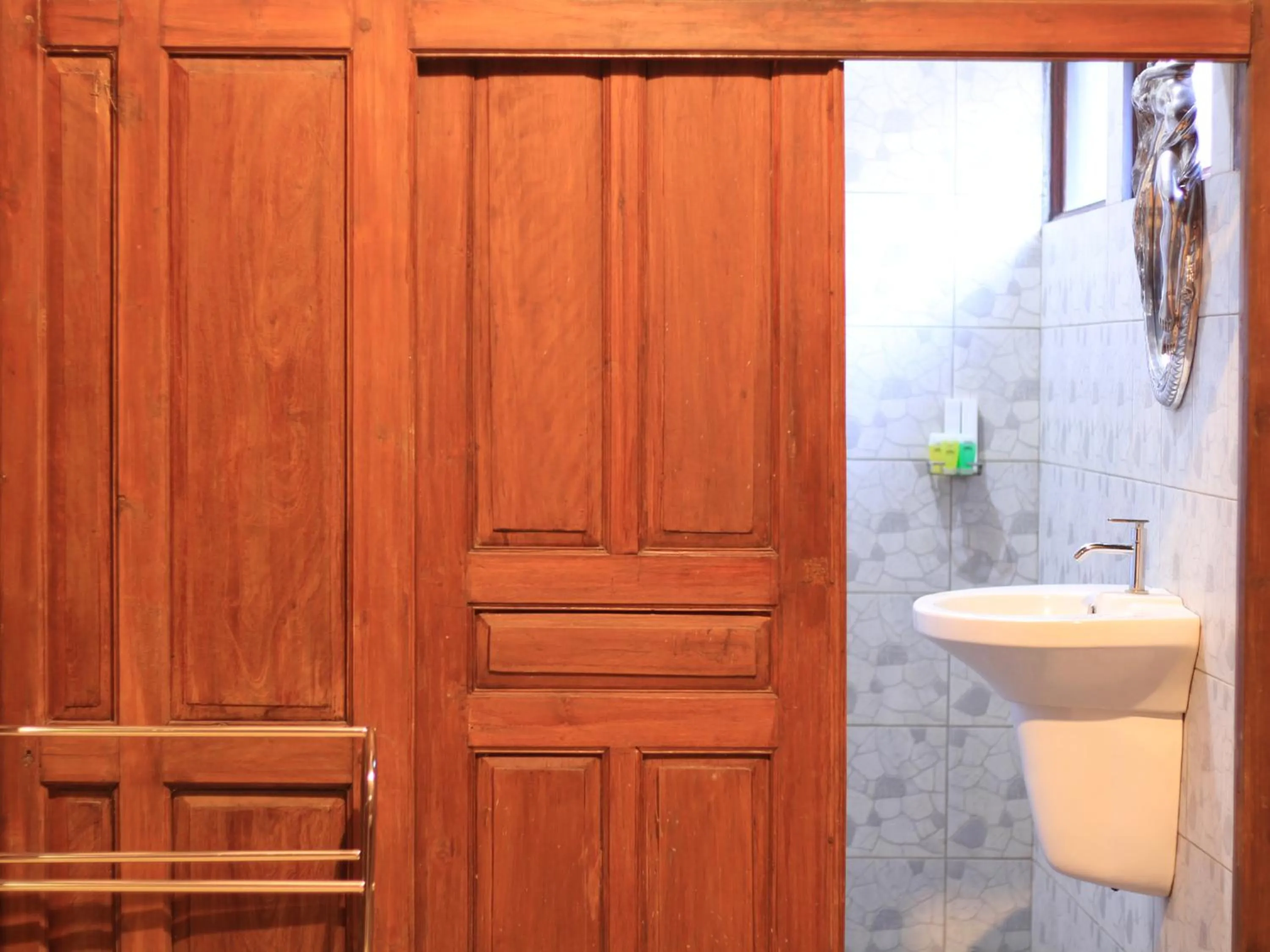 Toilet in Pendhapa Art Space - PAS Limasan Homestay