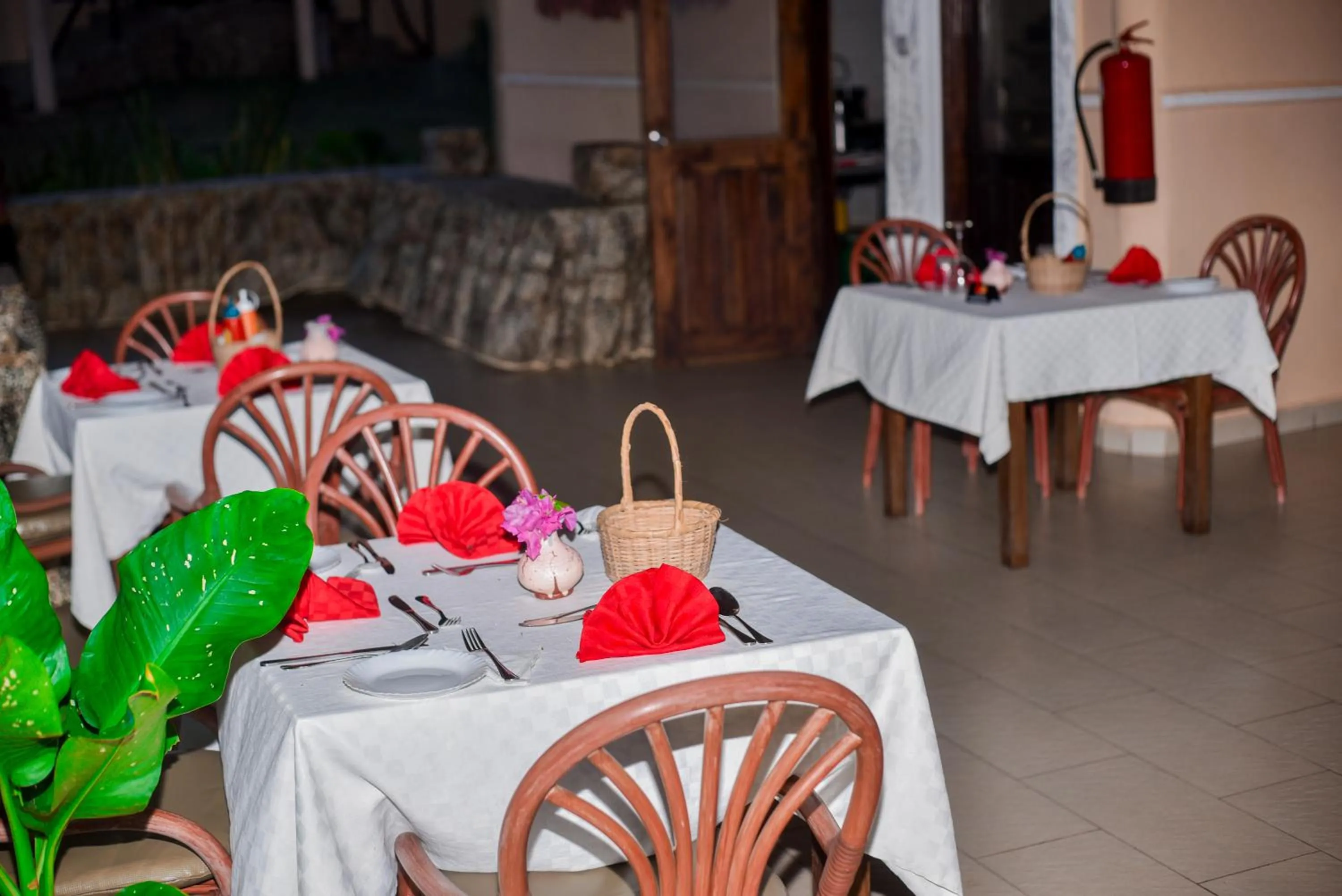 Restaurant/places to eat in Coral Beach Resort