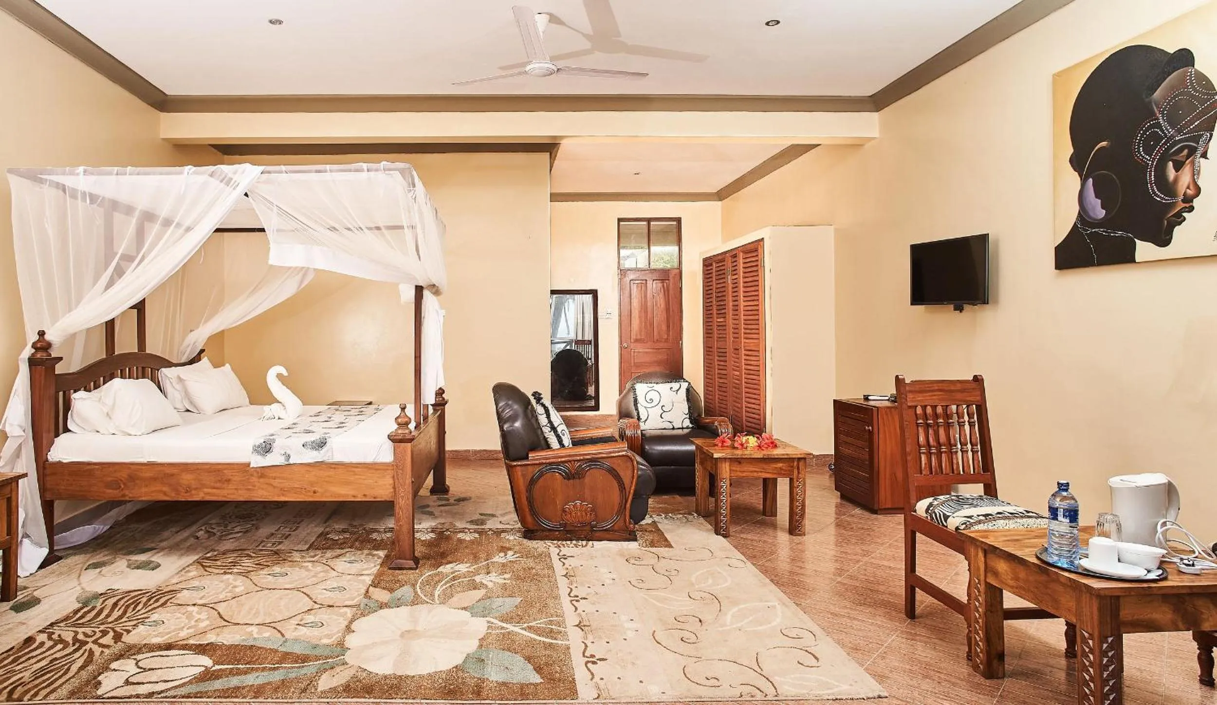 Photo of the whole room in Coral Beach Resort