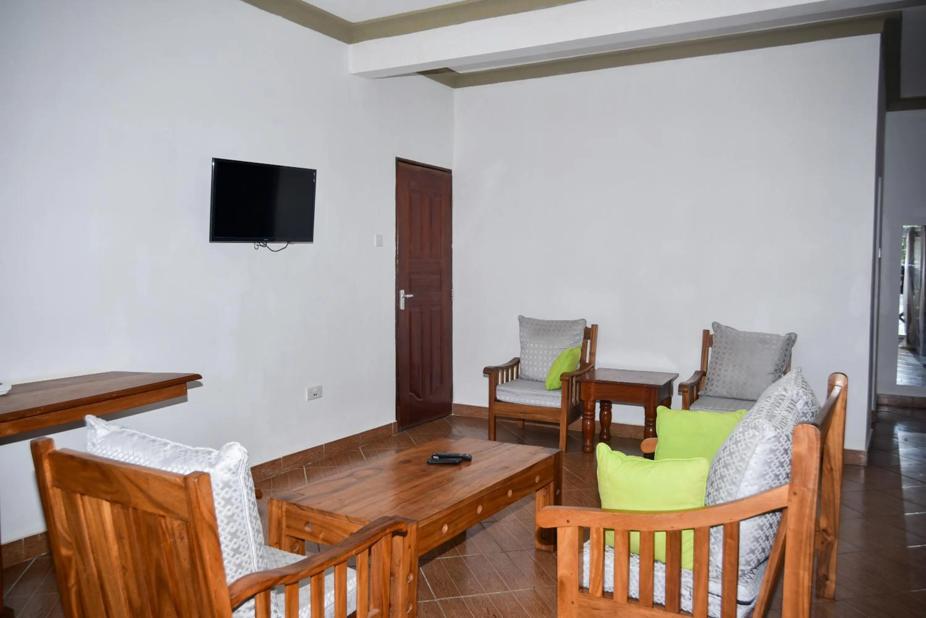 TV and multimedia in Coral Beach Resort