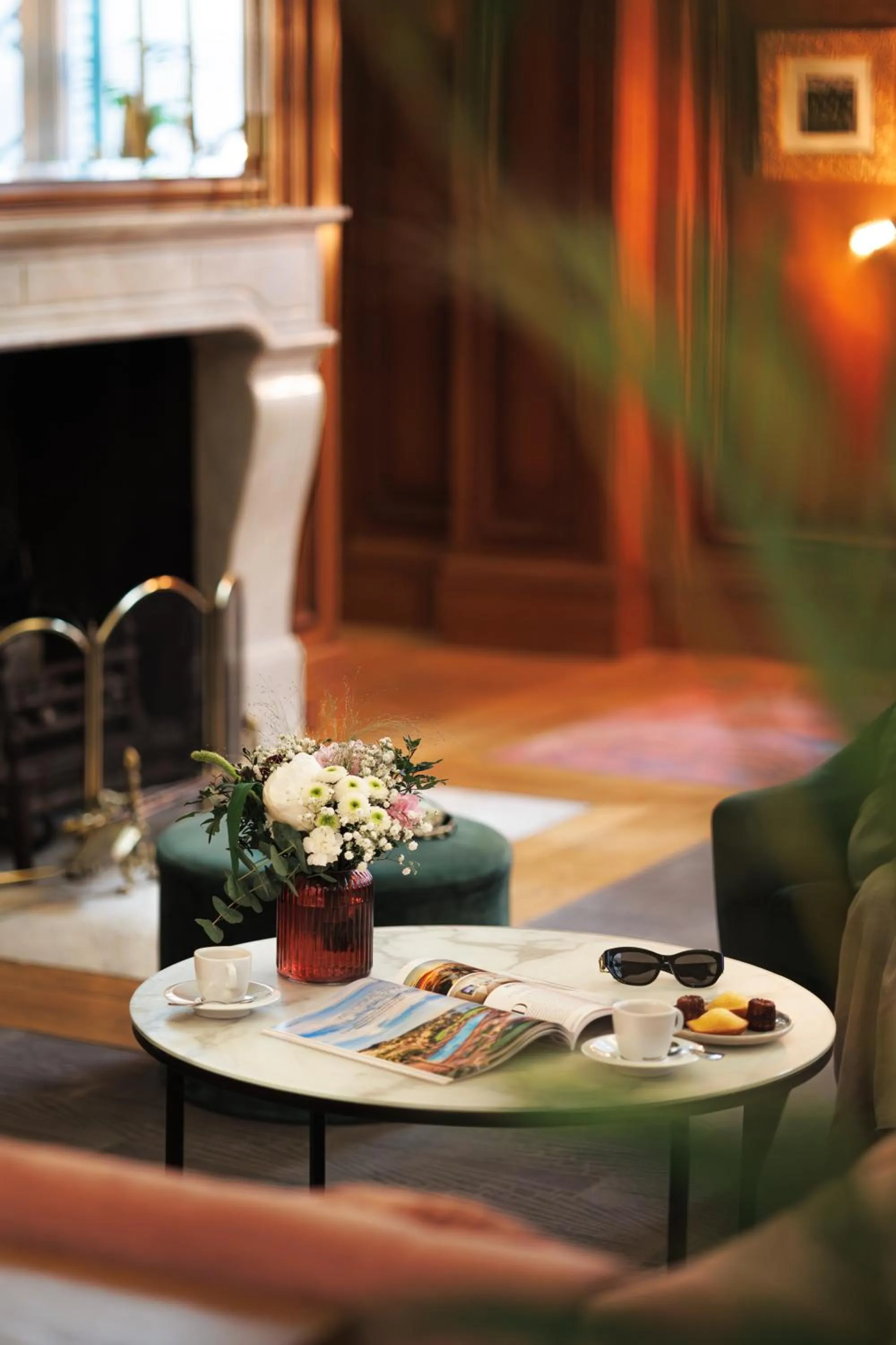 Living room in M Social Hotel Paris Opera