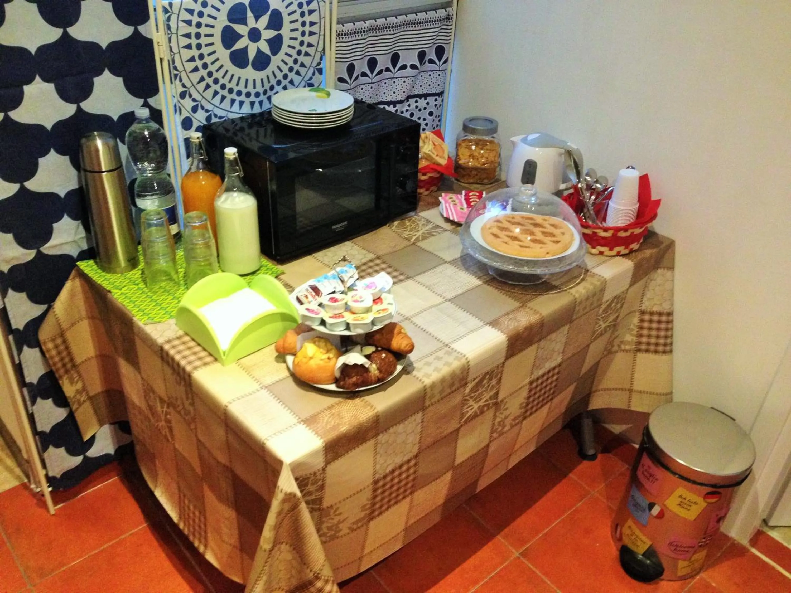 Coffee/tea facilities in B&B Piccinni 191