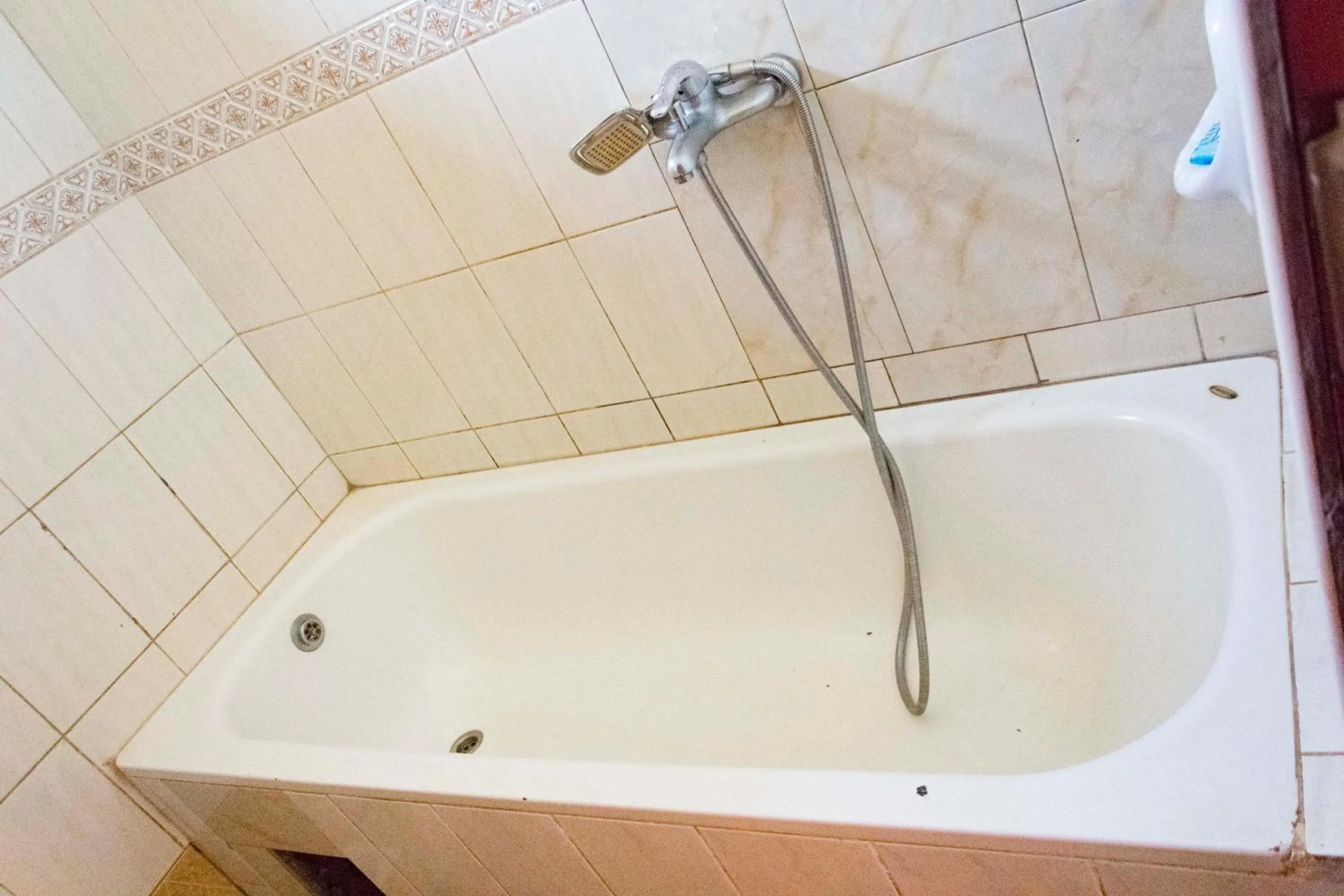 Shower in Hotel Millenium Kampala Zaana