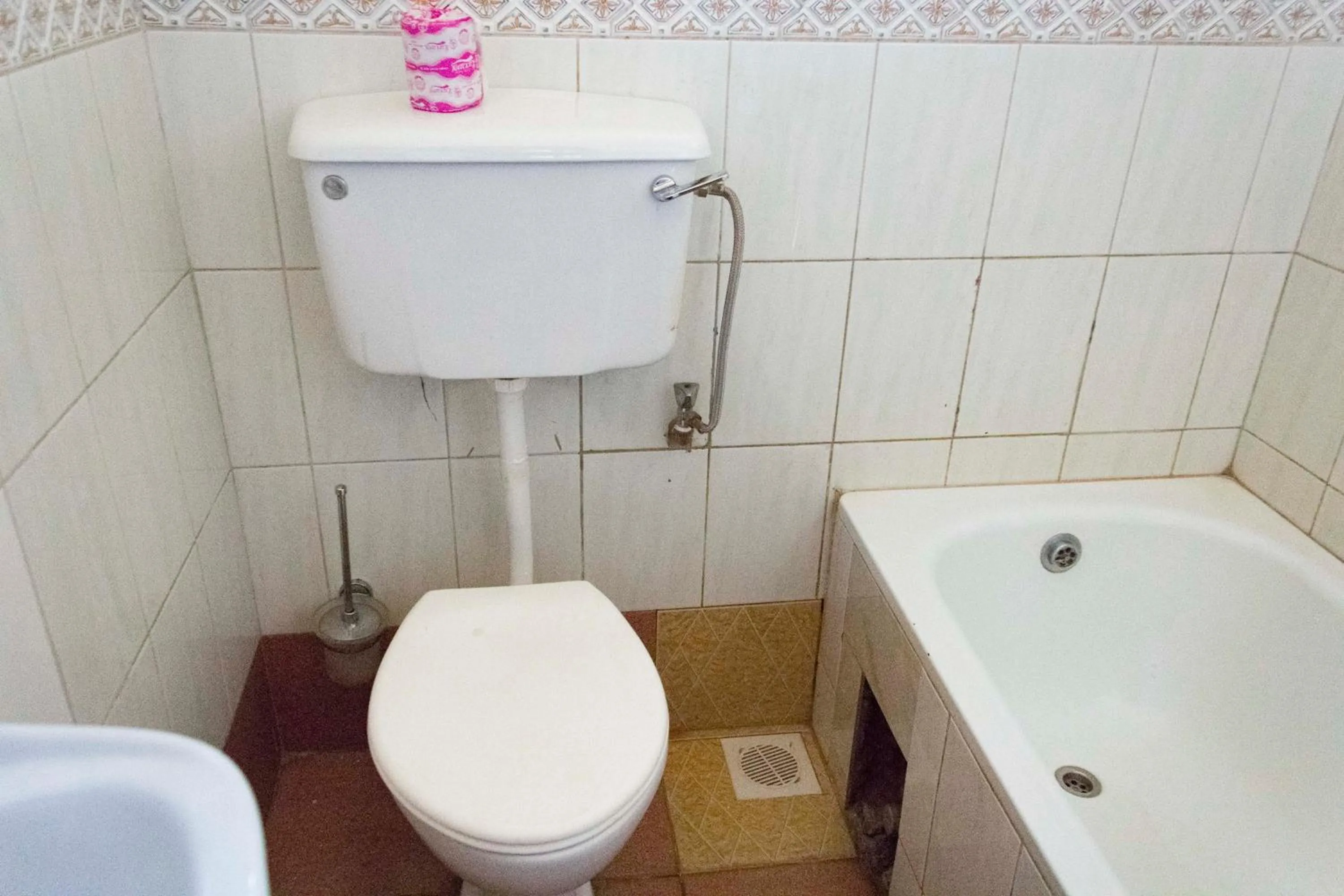 Toilet in Hotel Millenium Kampala Zaana