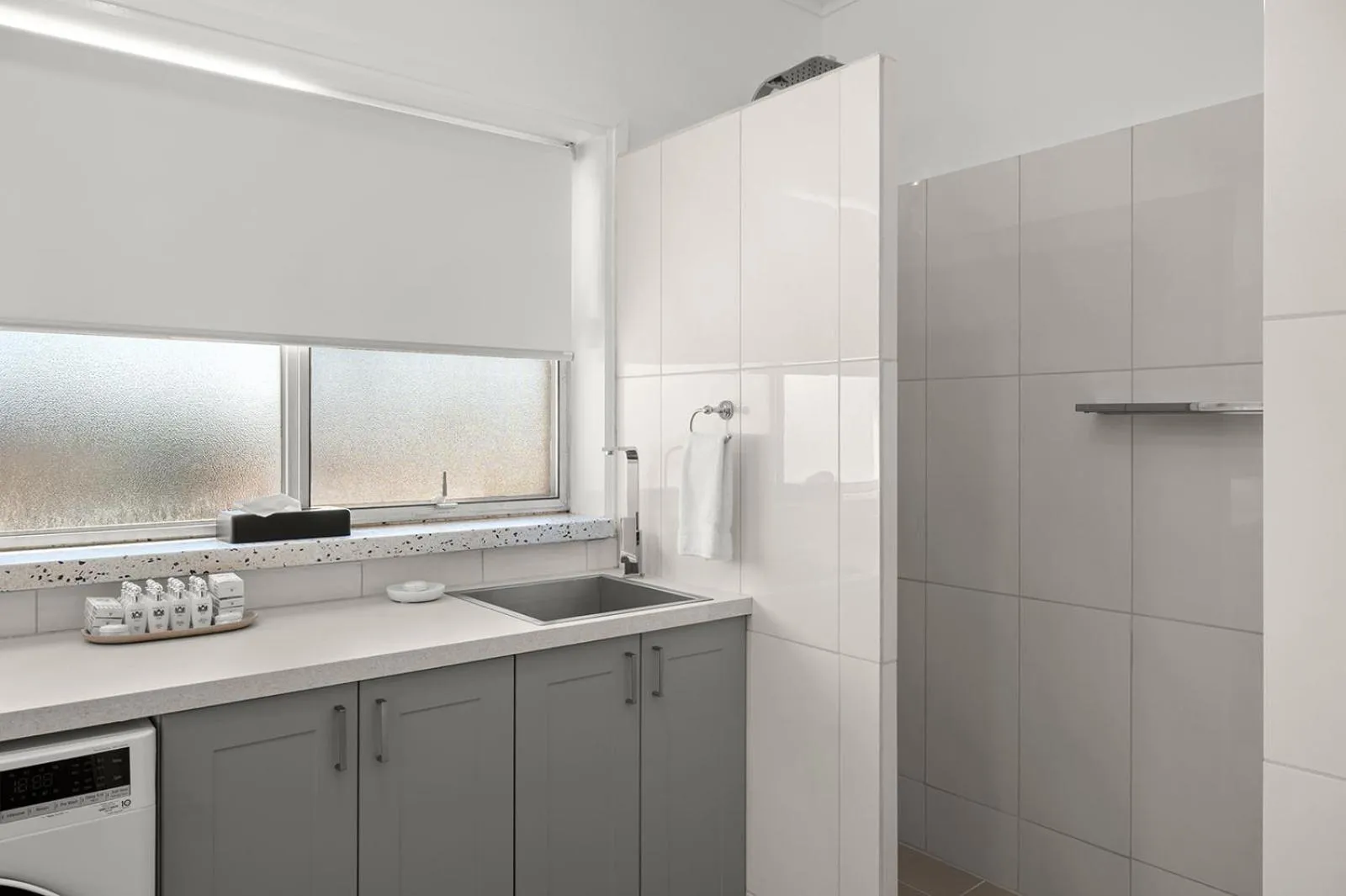 Bathroom in Loxton Courthouse Apartments