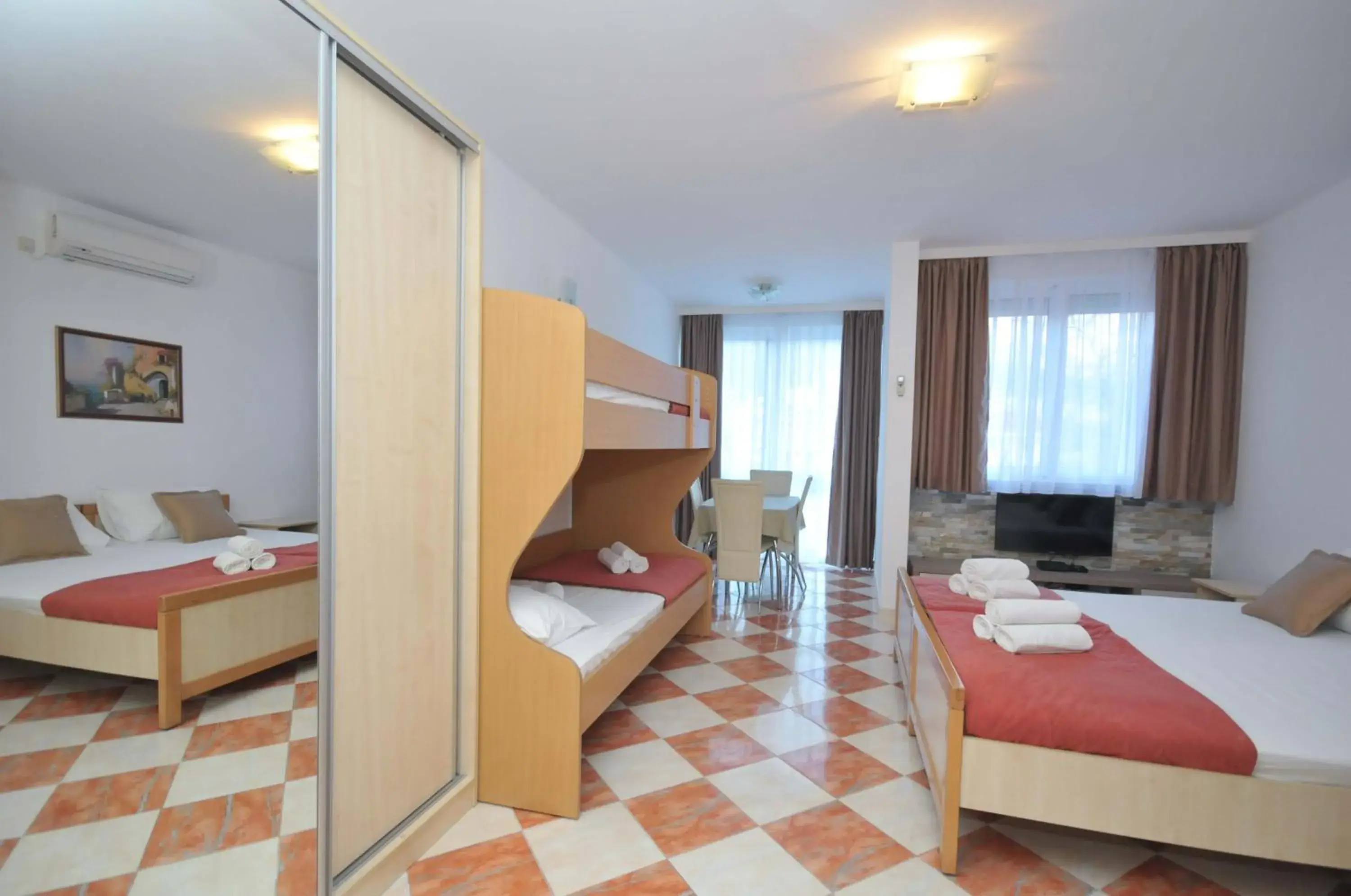 Balcony/Terrace, Bed in D&D Apartments 3 Balcony/Terrace, Bed in D&D Apartments 3