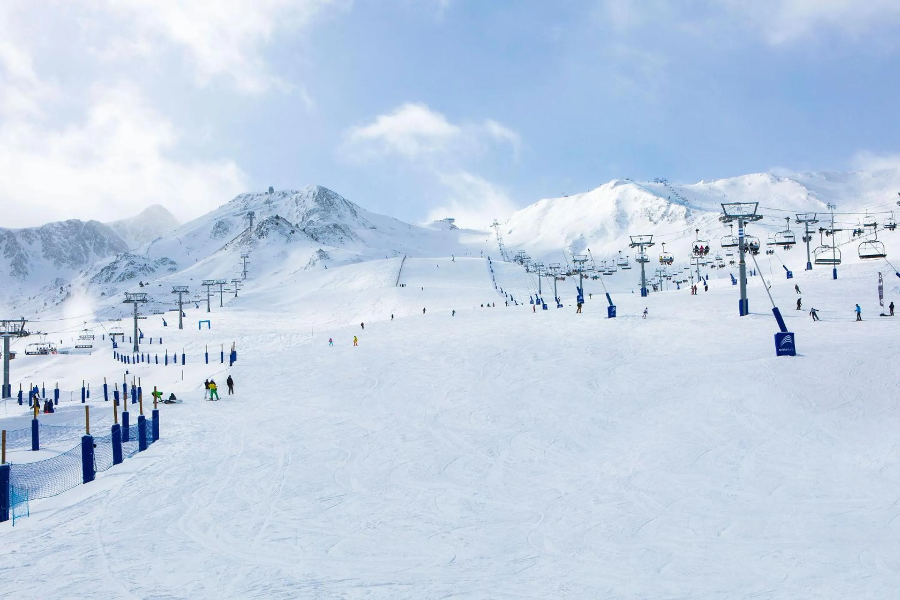 Natural landscape in Hotel Camellot by Nexta