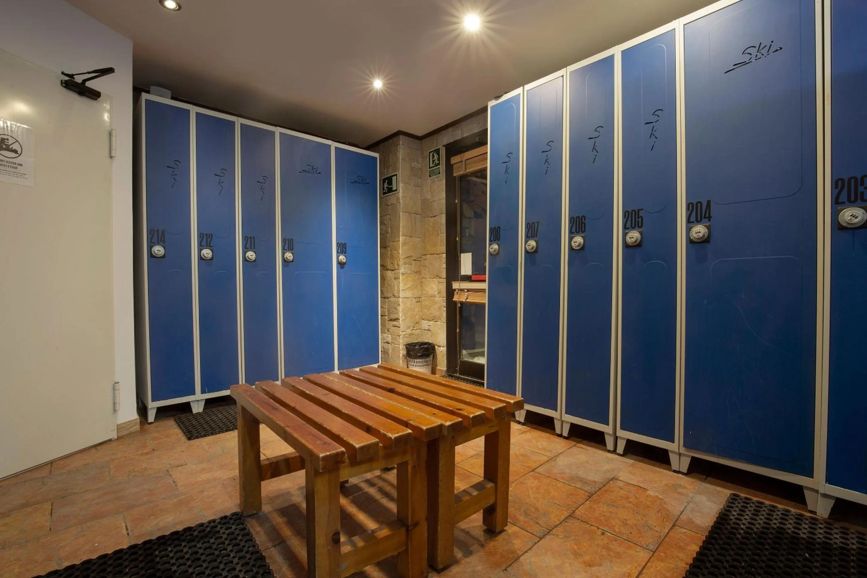 Skiing in Hotel Camellot by Nexta