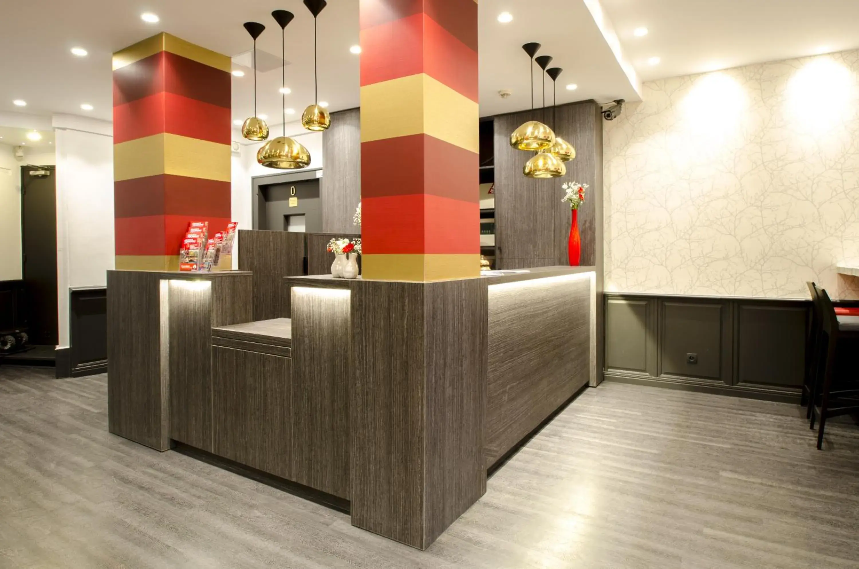 Lobby or reception in Hotel Migny Opéra Montmartre Lobby or reception in Hotel Migny Opéra Montmartre