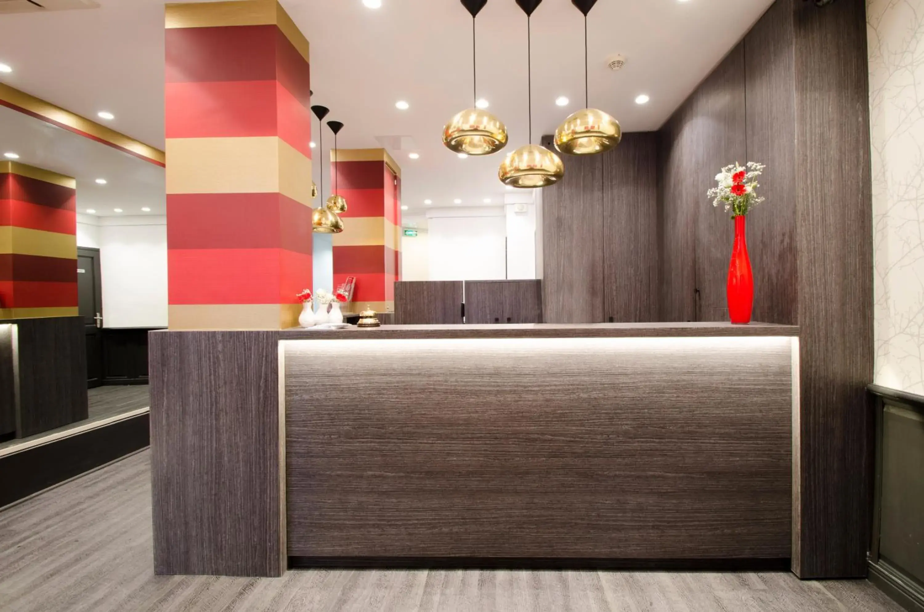 Lobby or reception in Hotel Migny Opéra Montmartre Lobby or reception in Hotel Migny Opéra Montmartre