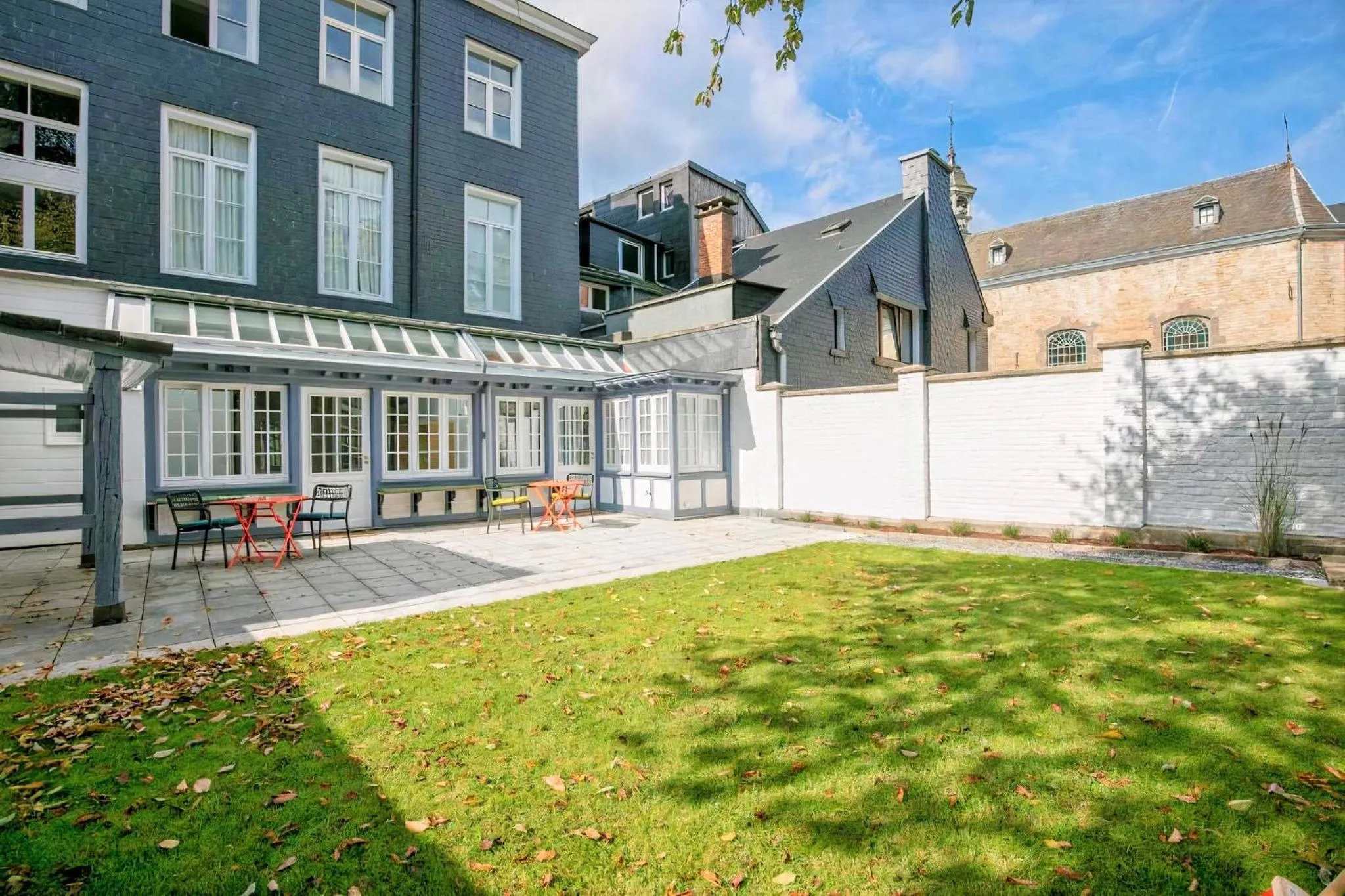 Patio in Hotel L'Esprit Sain