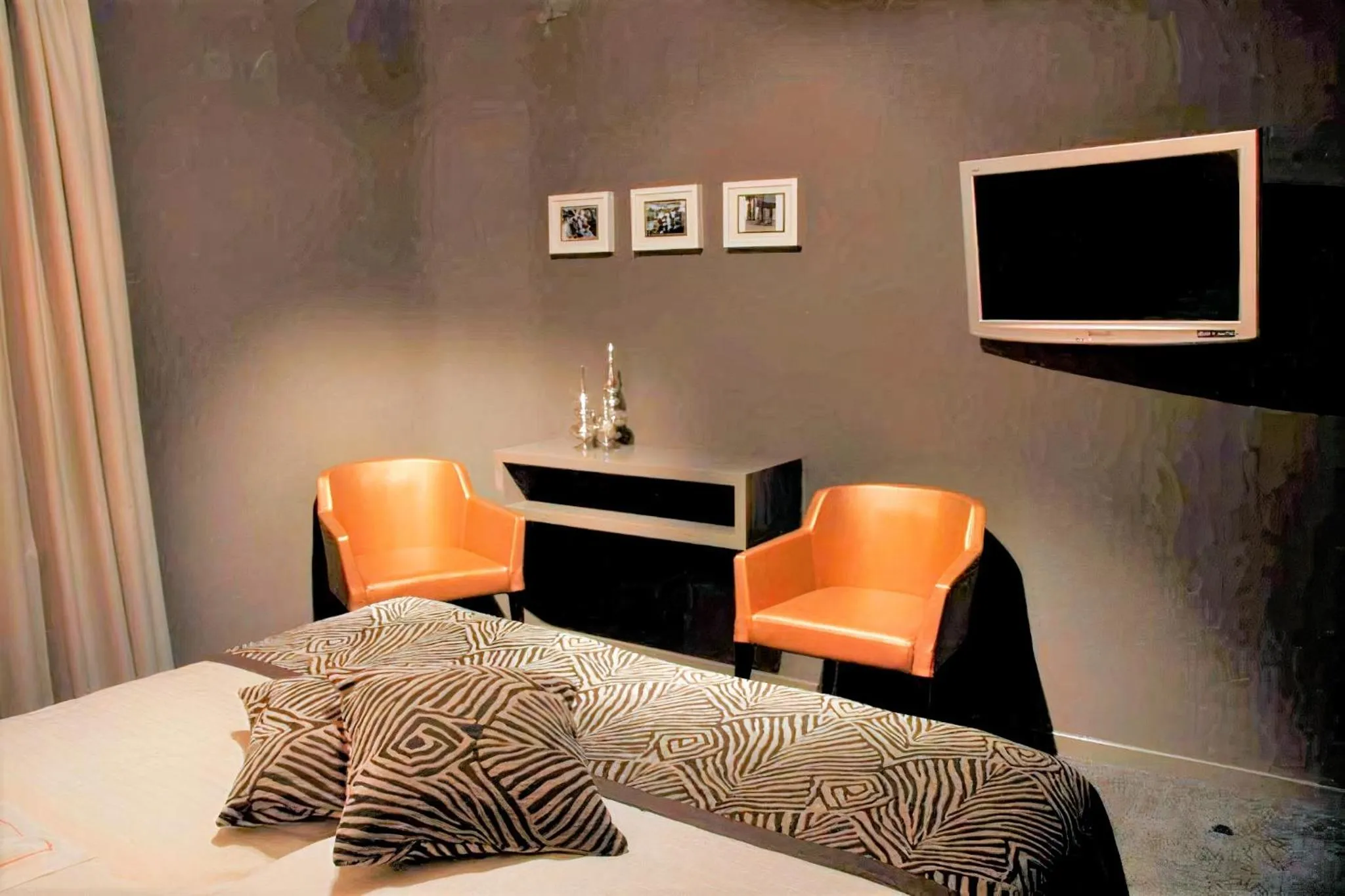 Bed in Hotel L'Esprit Sain