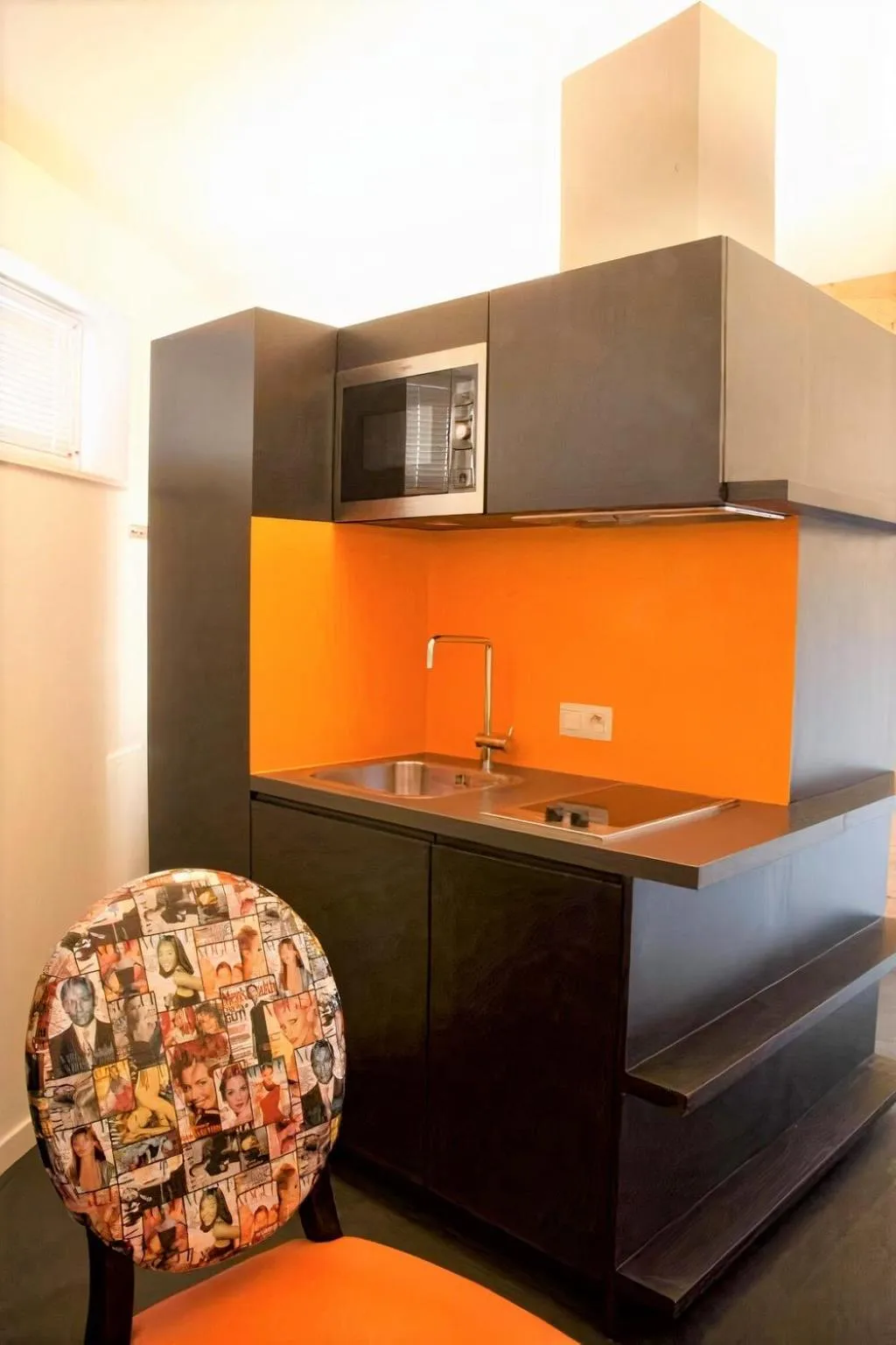 Kitchen or kitchenette in Hotel L'Esprit Sain
