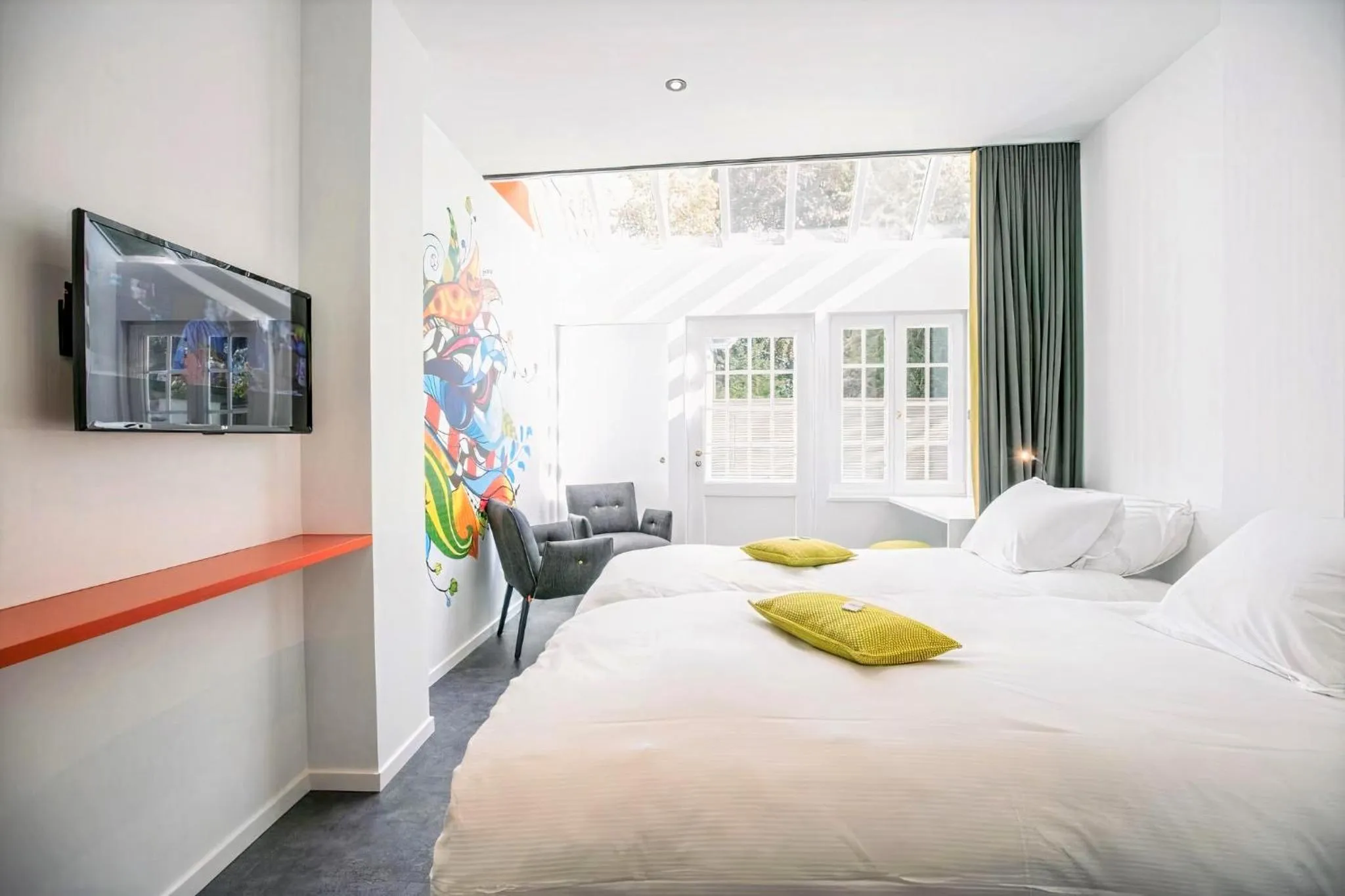 Bed in Hotel L'Esprit Sain