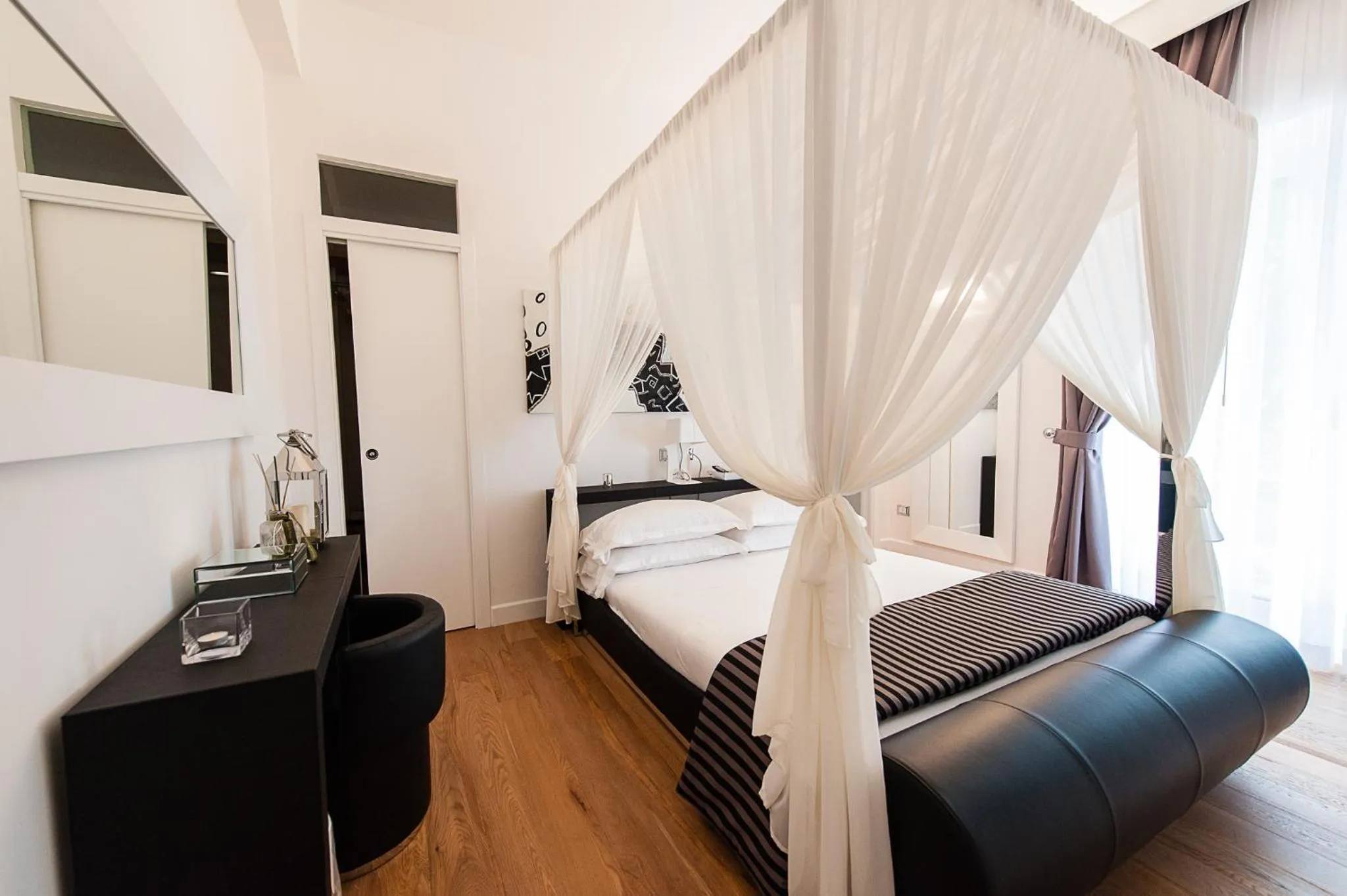 Bedroom, Bed in LHP Suite Santa Margherita