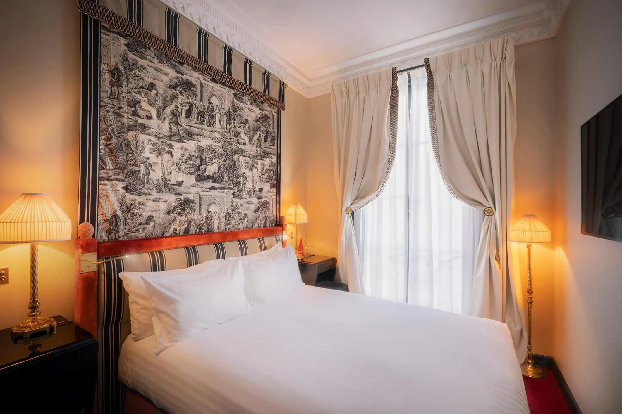 Bedroom, Bed in Maison Athénée