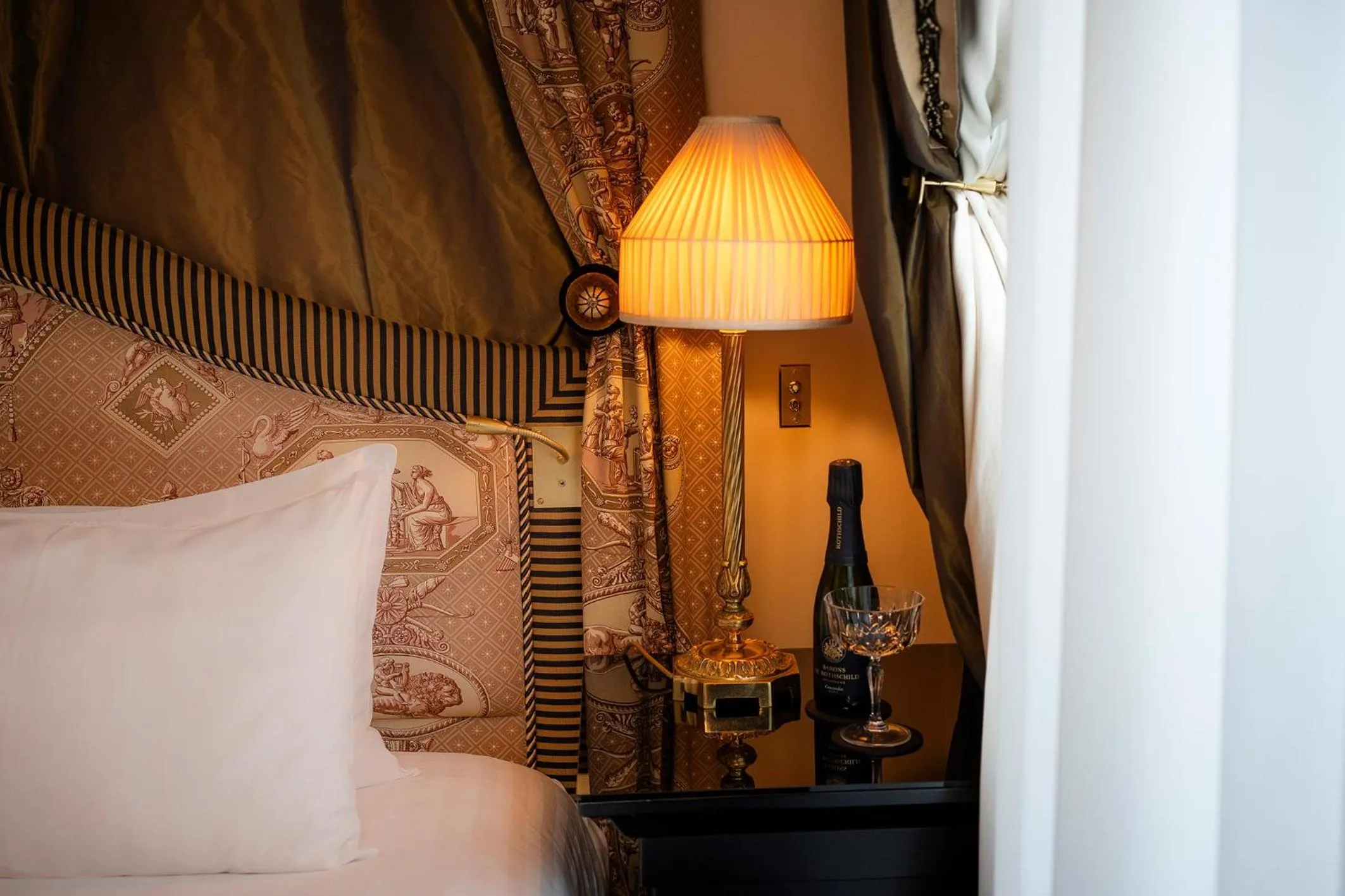 Photo of the whole room, Bed in Maison Athénée