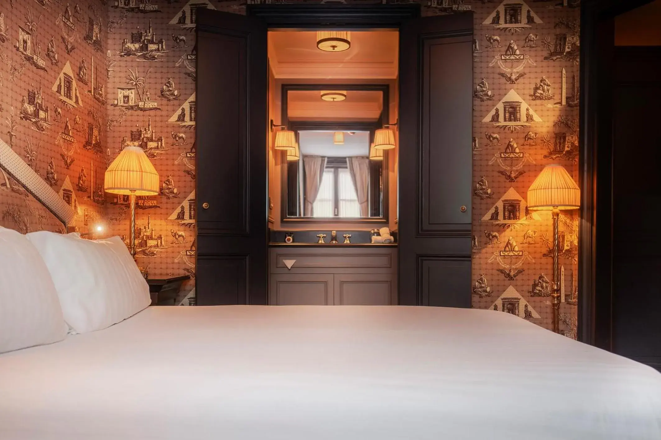 Bed in Maison Athénée Bed in Maison Athénée